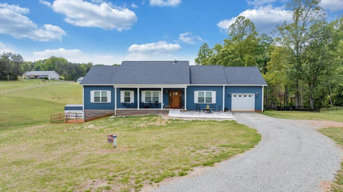 131 Belvior CIR - Photo 36