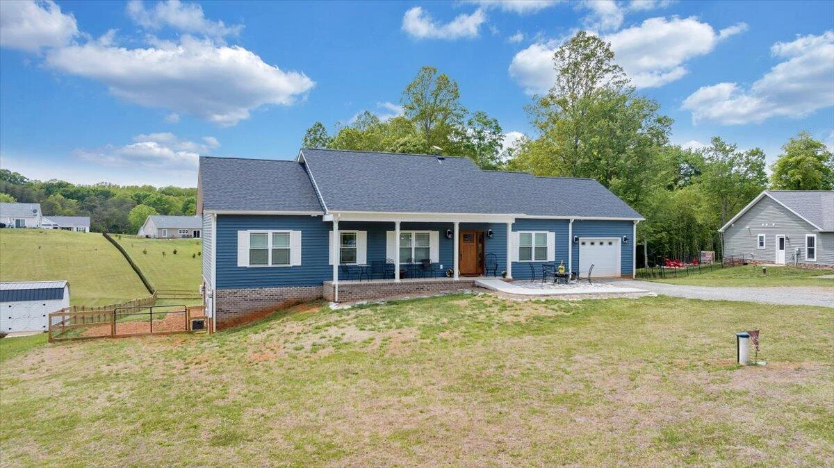 131 Belvior CIR - Photo 37