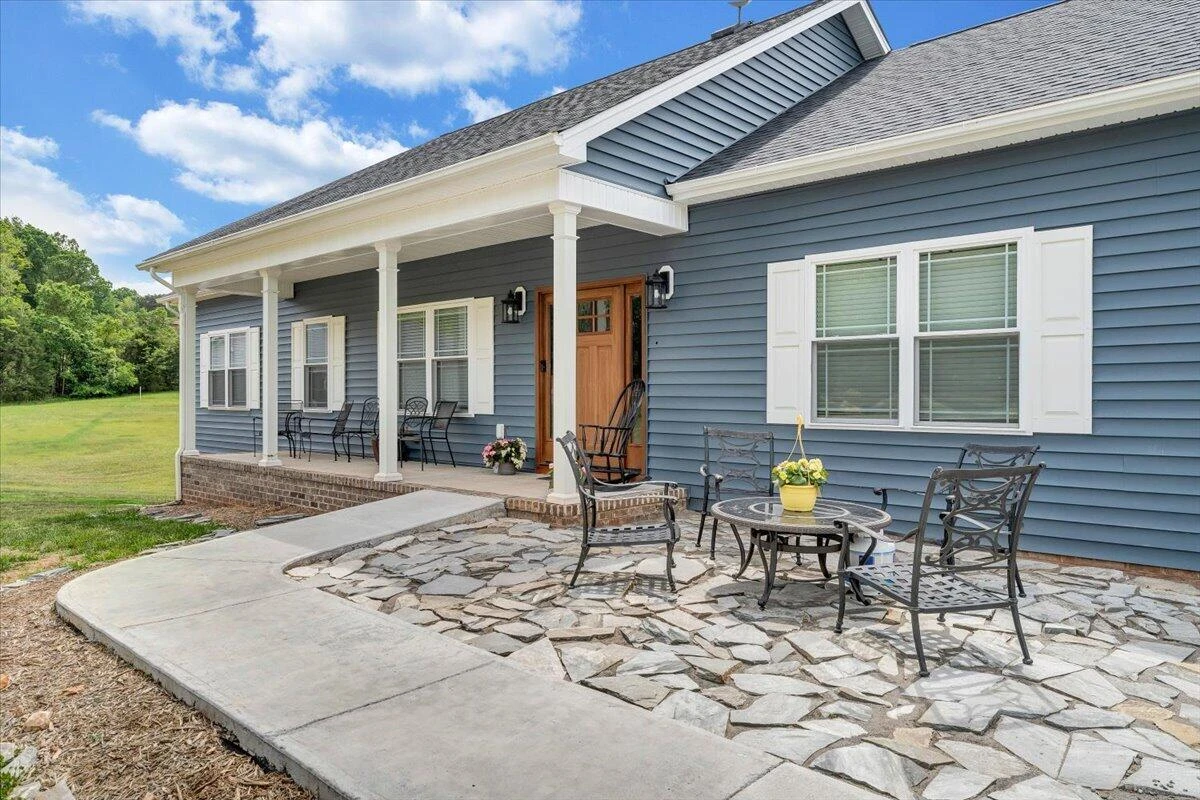131 Belvior CIR - Photo 4