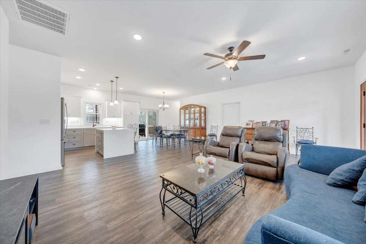 131 Belvior CIR - Photo 9