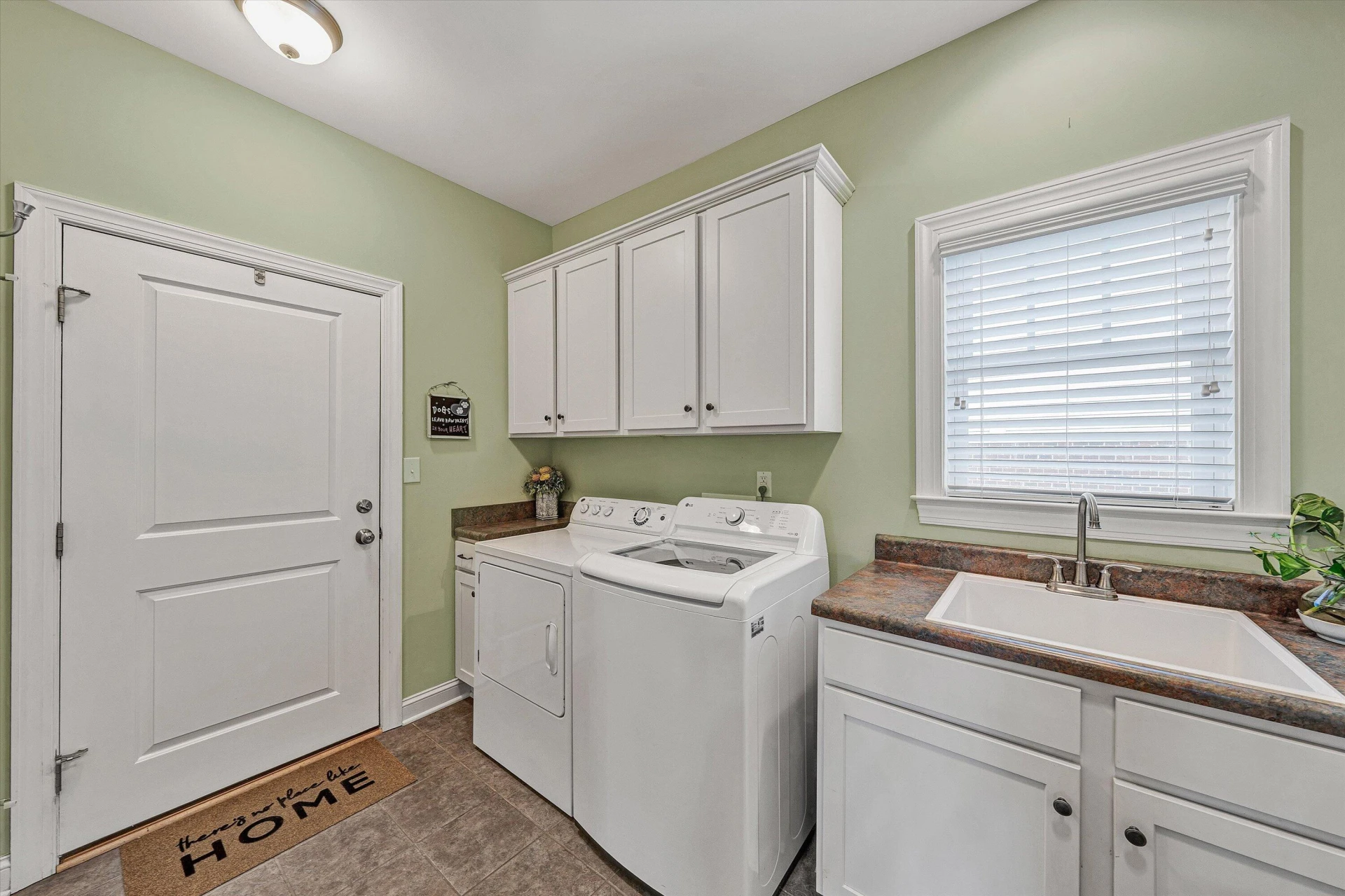 5690 Sullivan LN - Photo 20