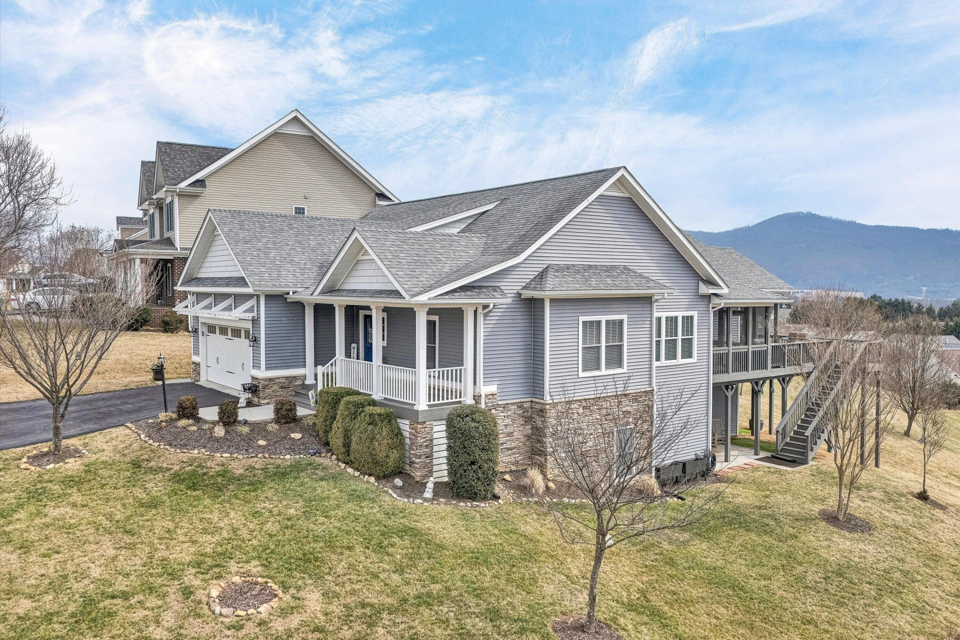 5690 Sullivan LN - Photo 4