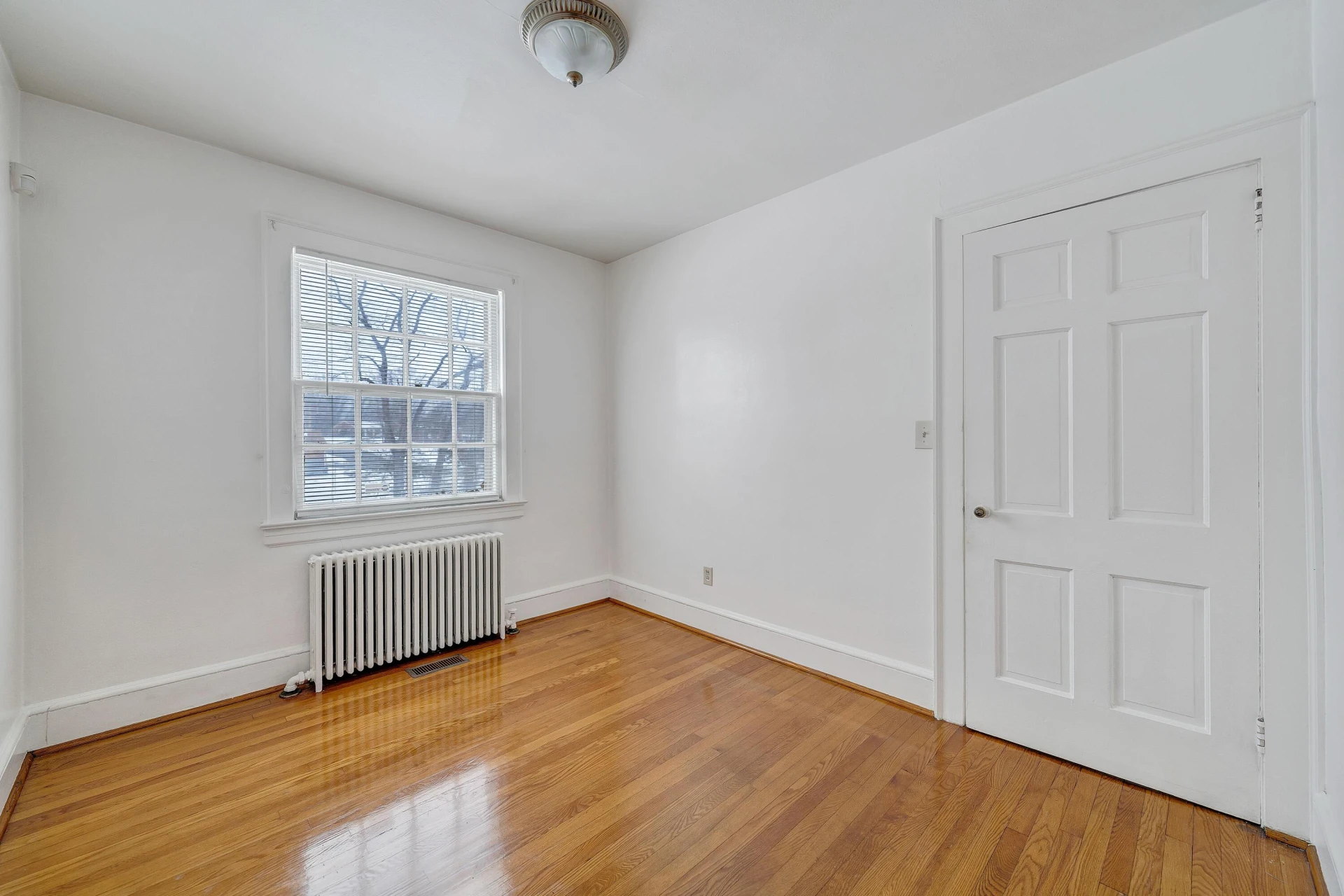 1605 Syracuse AVE NW - Photo 10