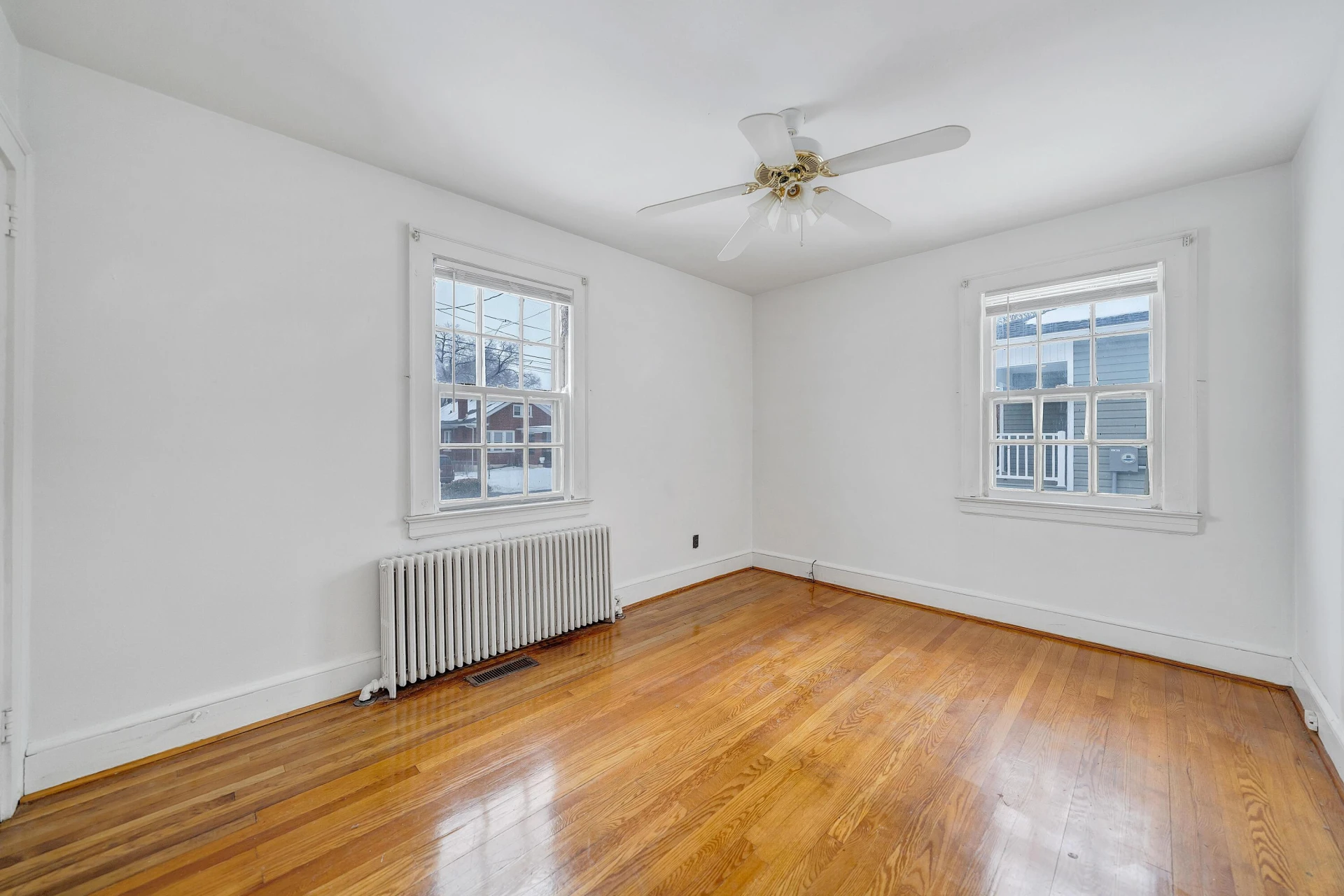 1605 Syracuse AVE NW - Photo 16