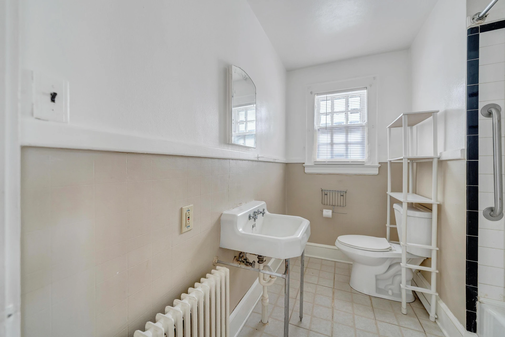 1605 Syracuse AVE NW - Photo 22