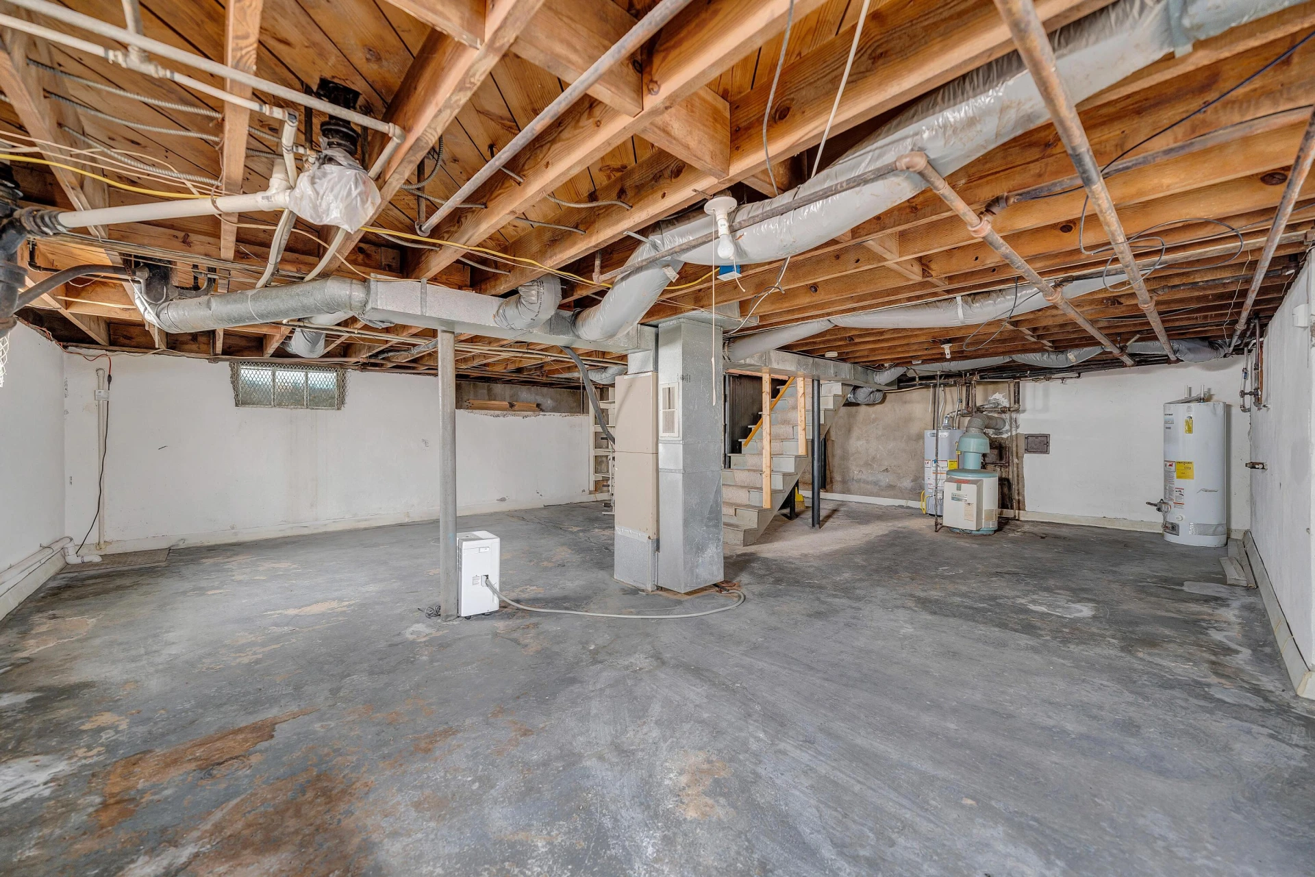 1605 Syracuse AVE NW - Photo 28