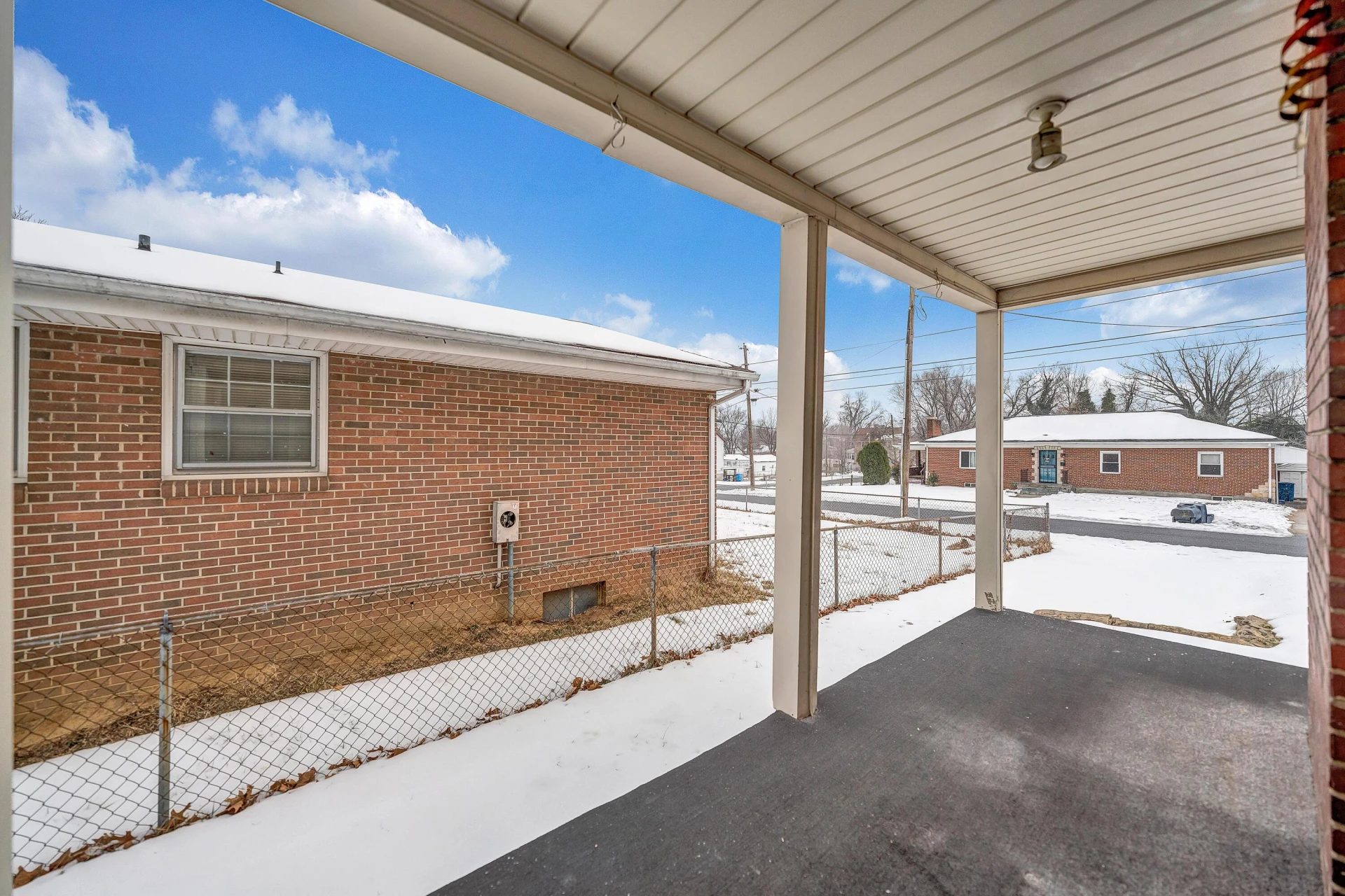 1605 Syracuse AVE NW - Photo 29