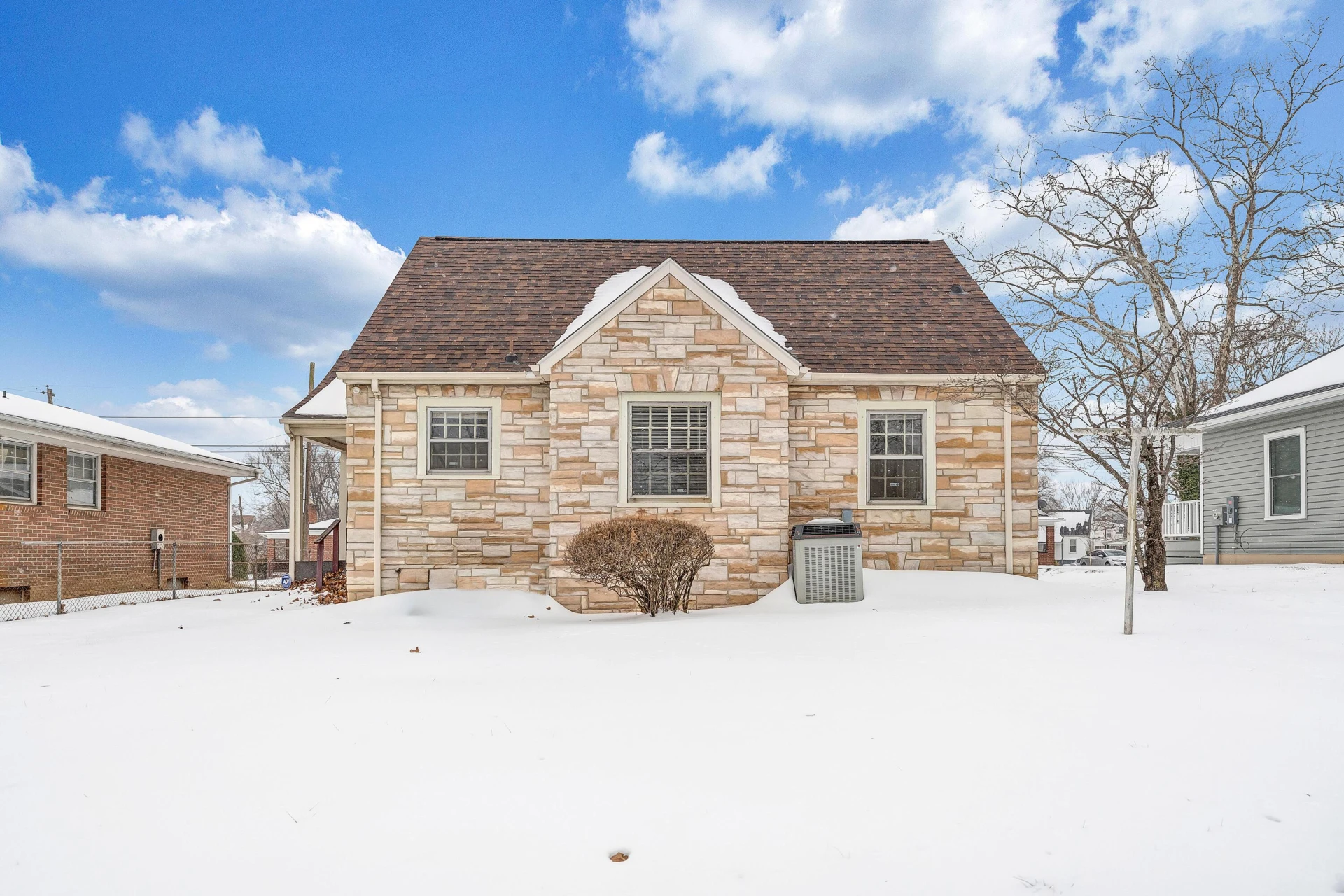 1605 Syracuse AVE NW - Photo 34