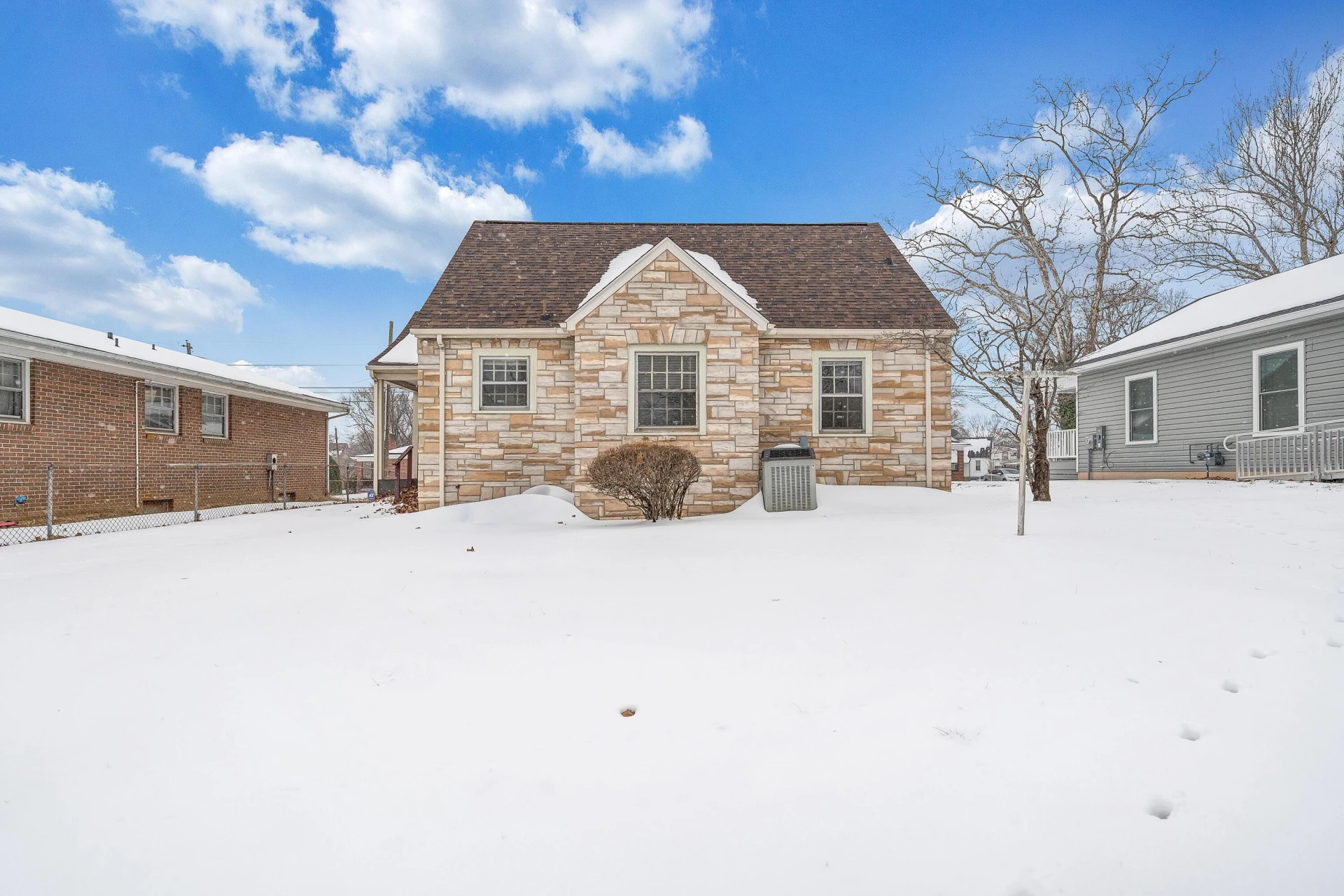 1605 Syracuse AVE NW - Photo 35