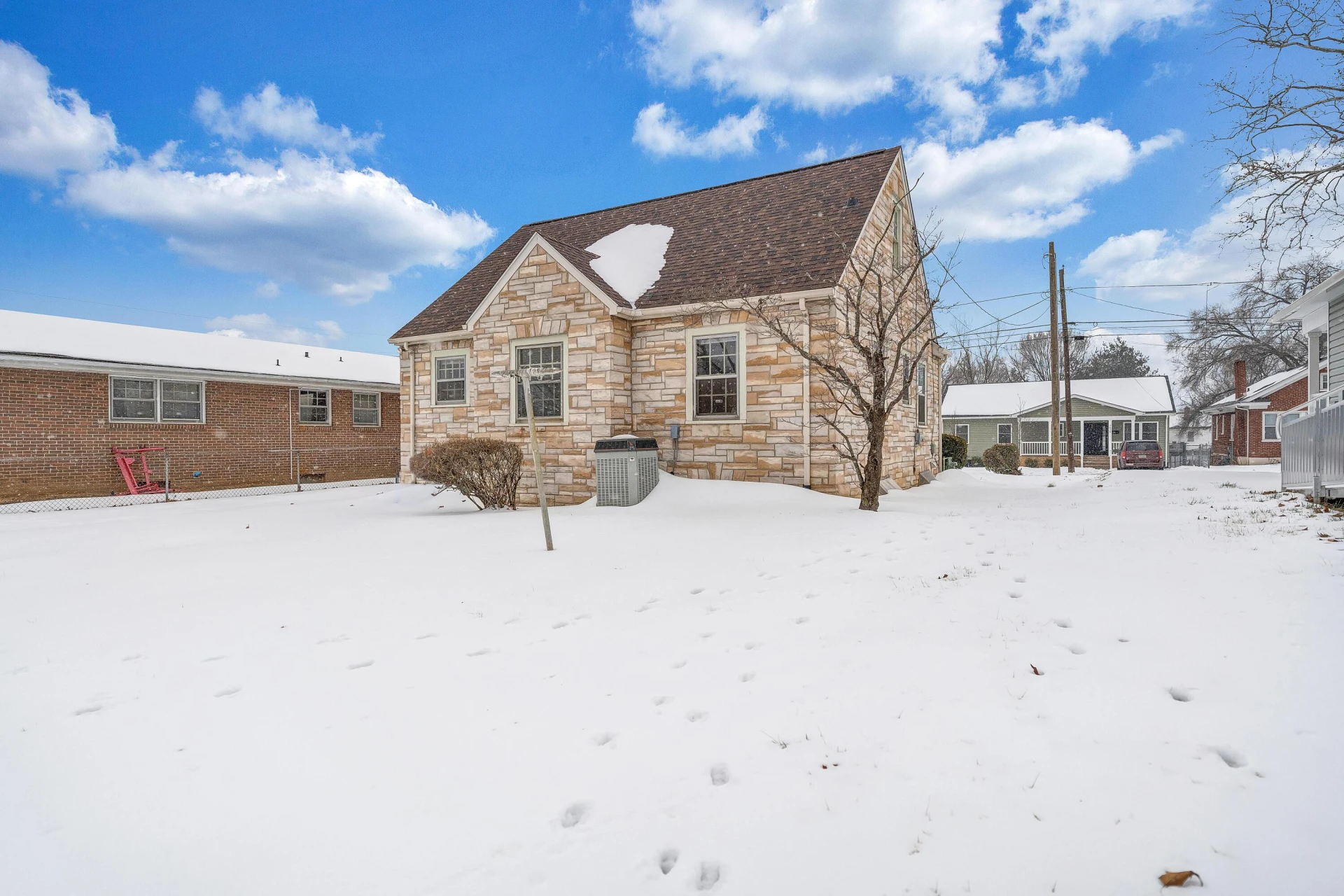 1605 Syracuse AVE NW - Photo 36