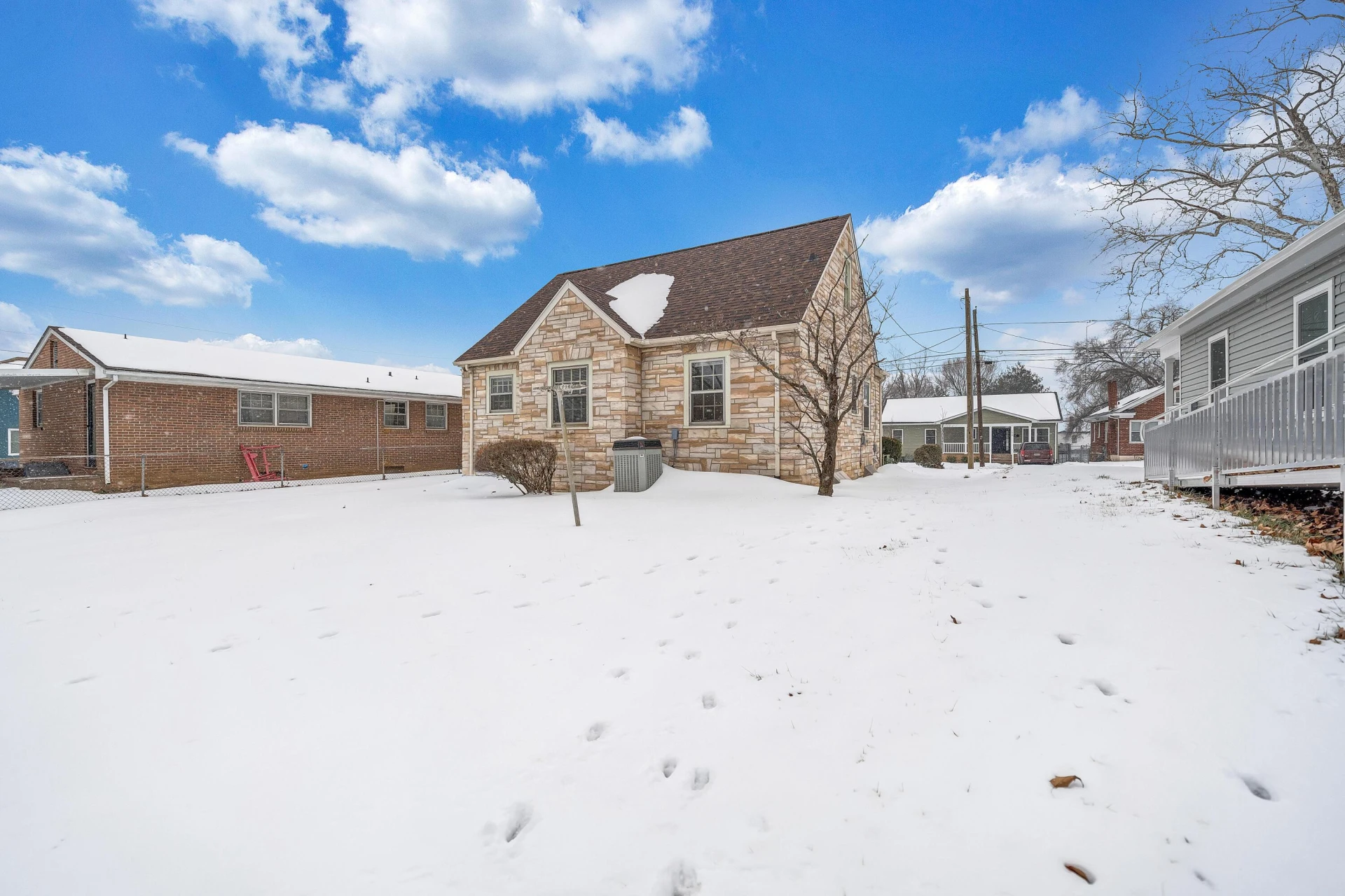 1605 Syracuse AVE NW - Photo 37