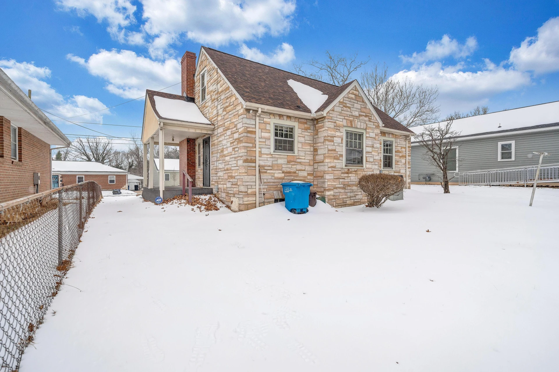 1605 Syracuse AVE NW - Photo 44