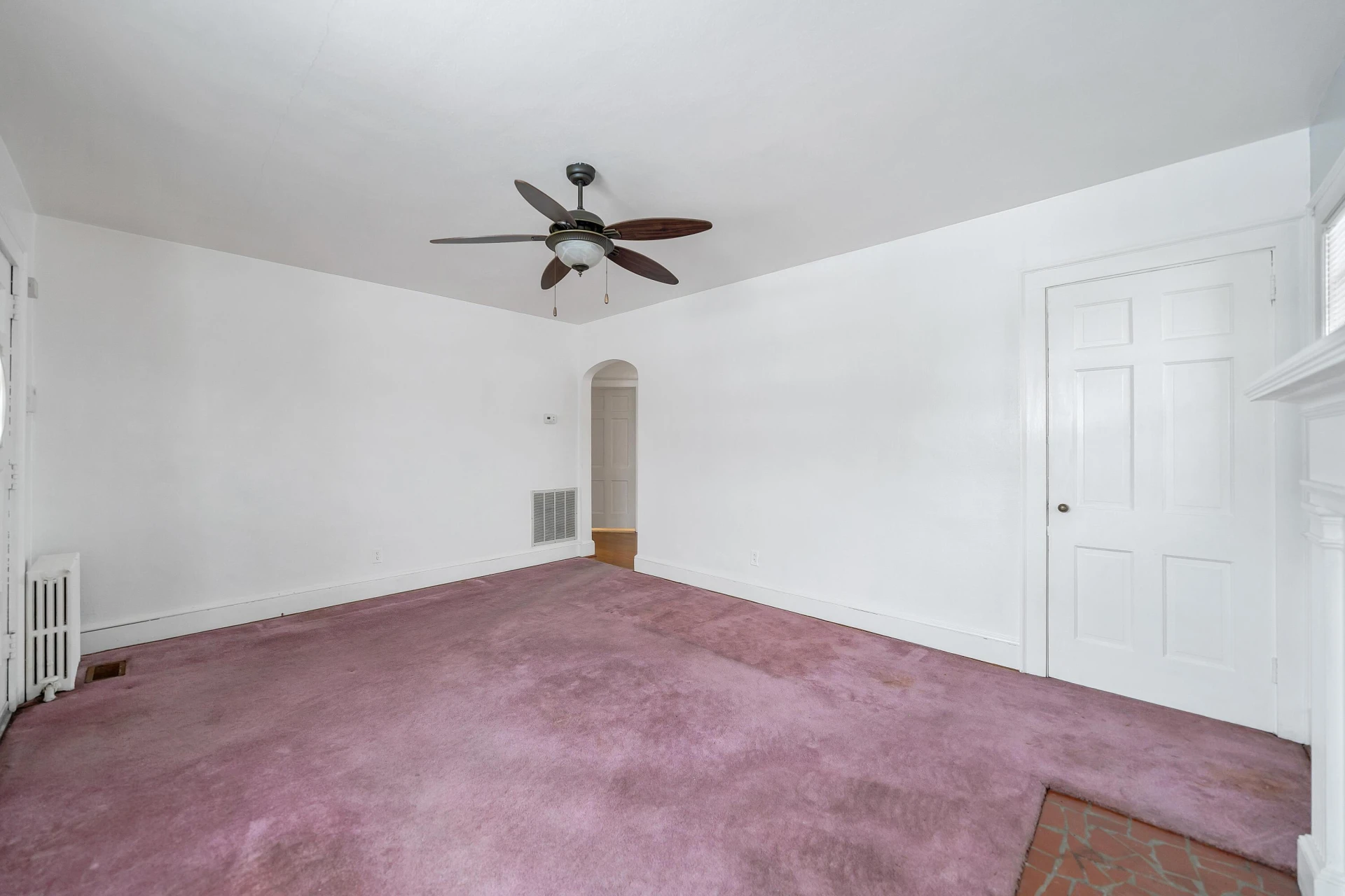 1605 Syracuse AVE NW - Photo 6