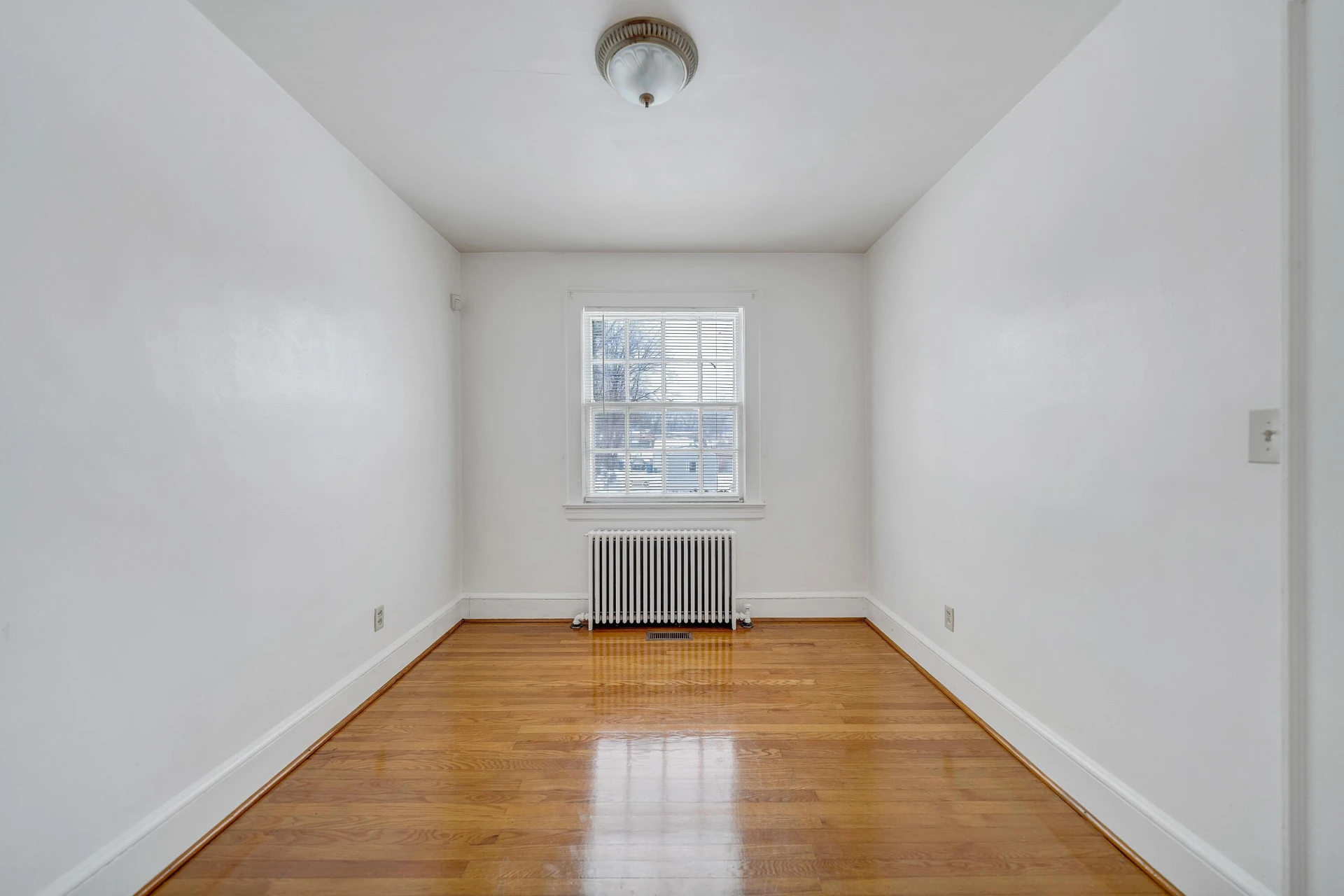 1605 Syracuse AVE NW - Photo 7