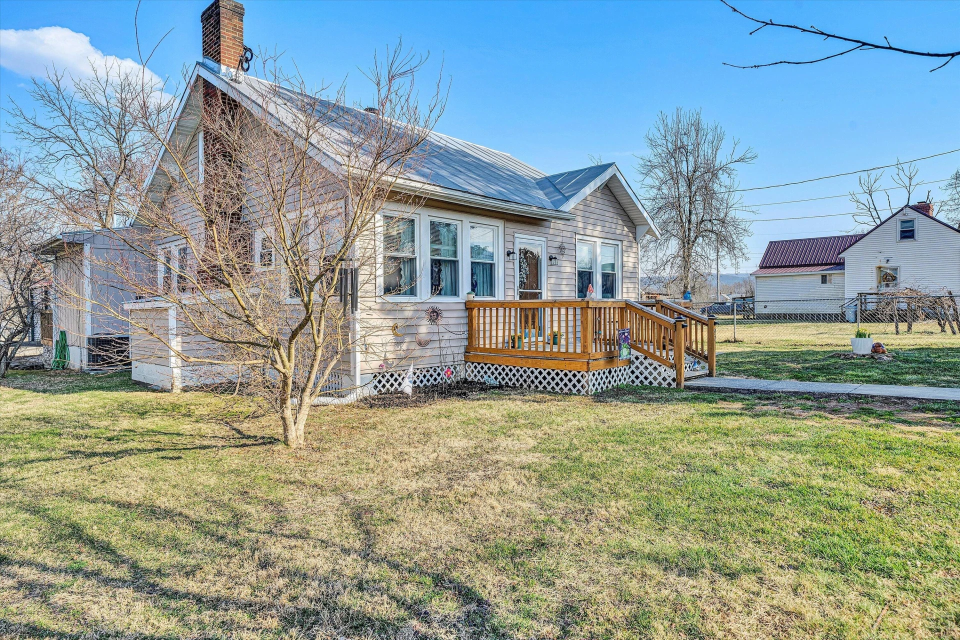 97 Woodman AVE - Photo 3