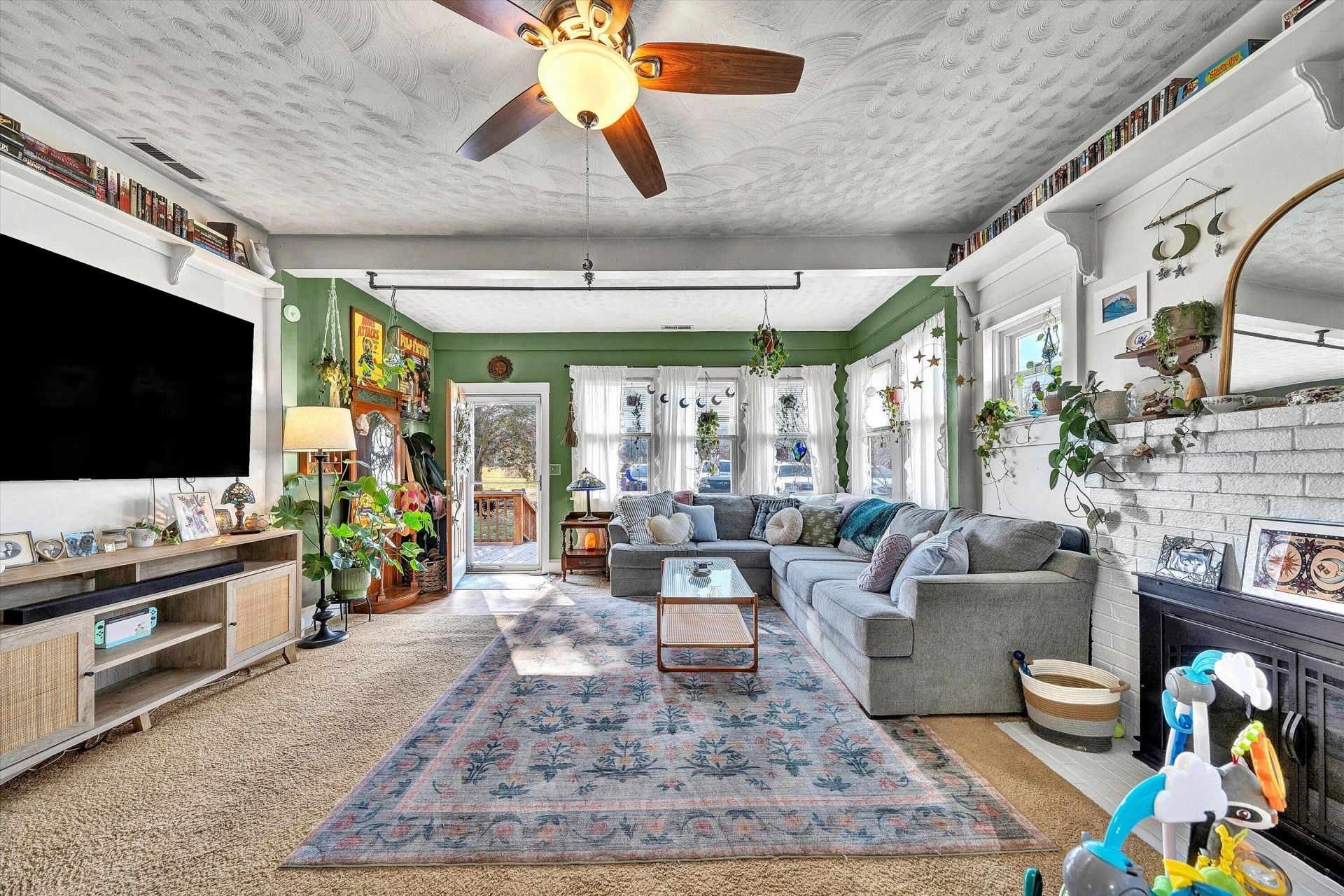97 Woodman AVE - Photo 6