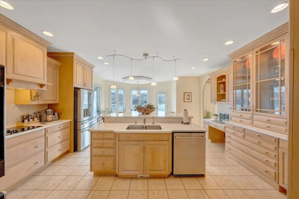 2580 Lakewood Forest RD - Photo 18