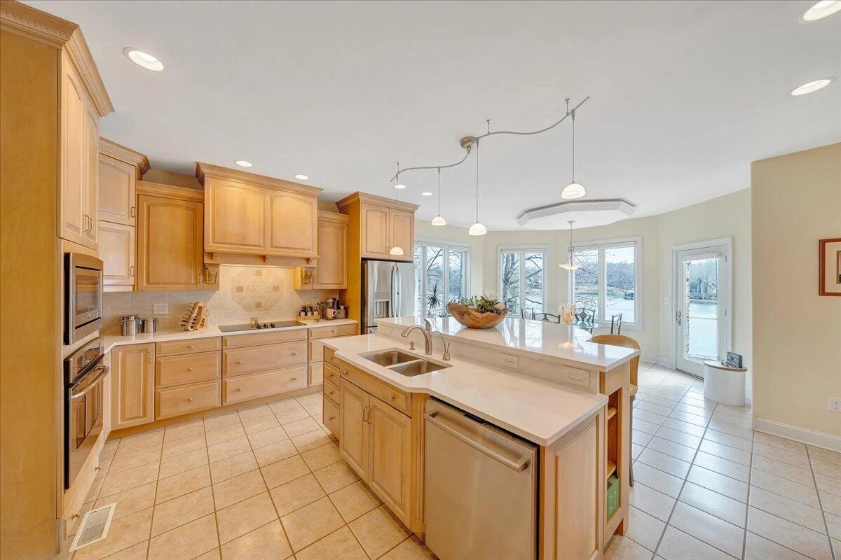 2580 Lakewood Forest RD - Photo 21