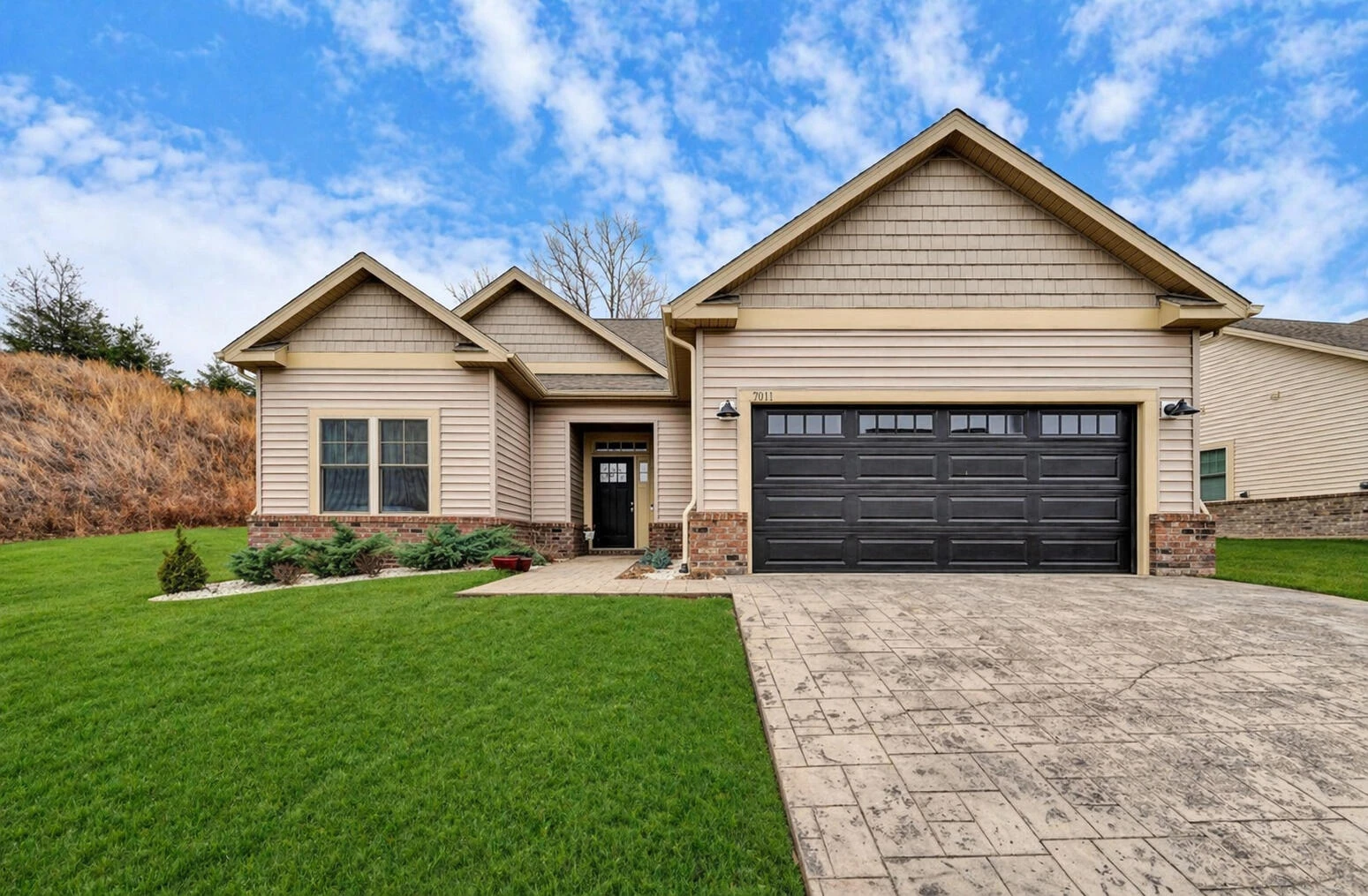 7011 Linn Cove CT