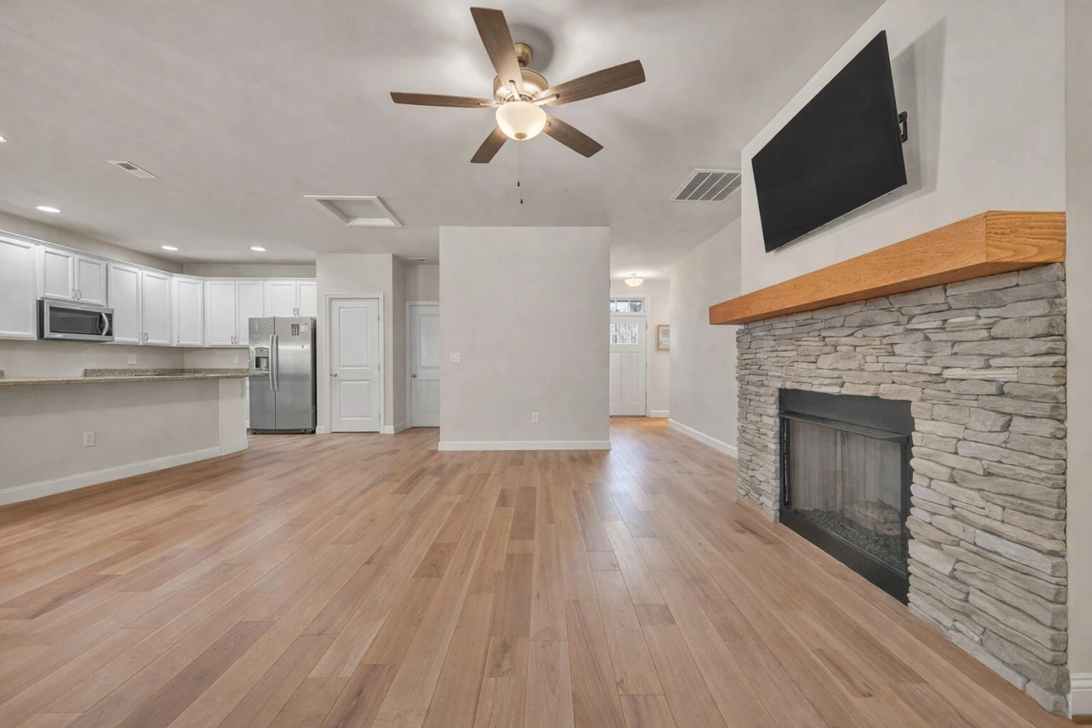 7011 Linn Cove CT - Photo 5