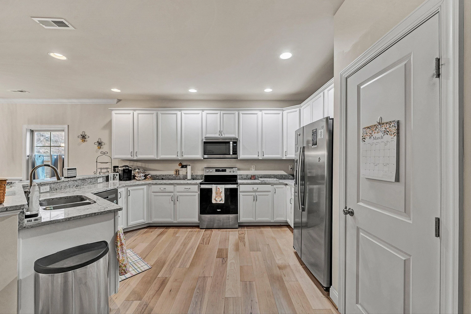 7011 Linn Cove CT - Photo 9