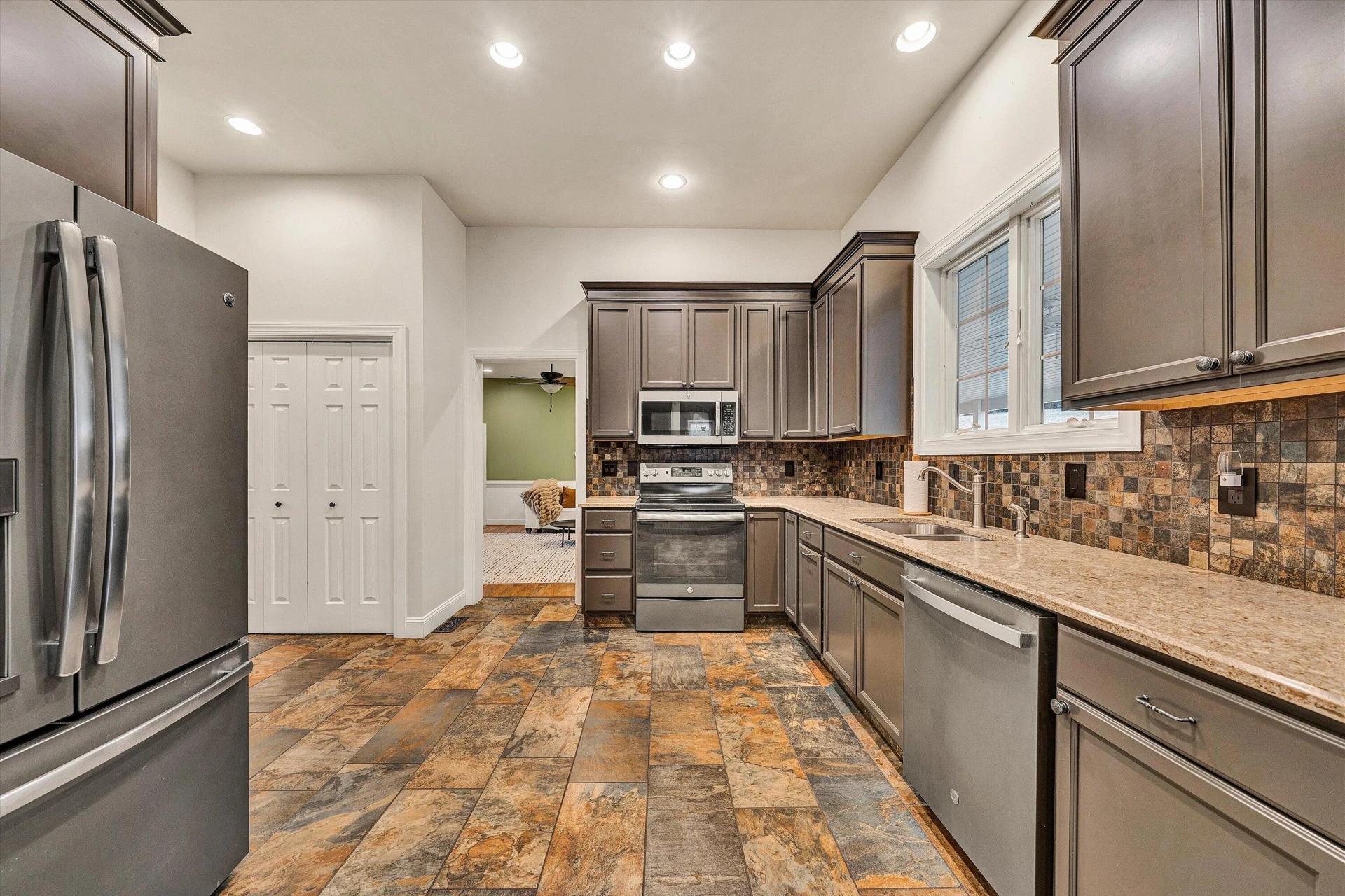 116 Dustys RD - Photo 23