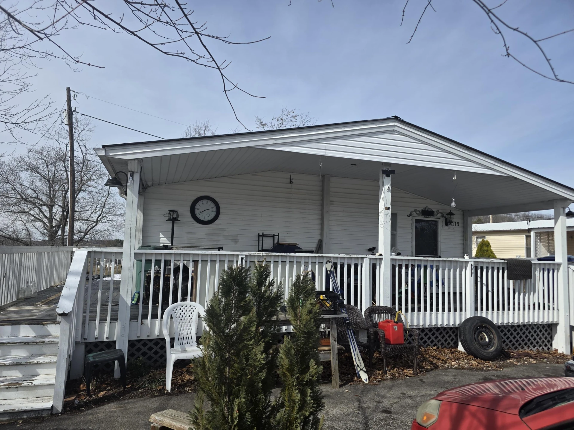 175 Jones ST SE
