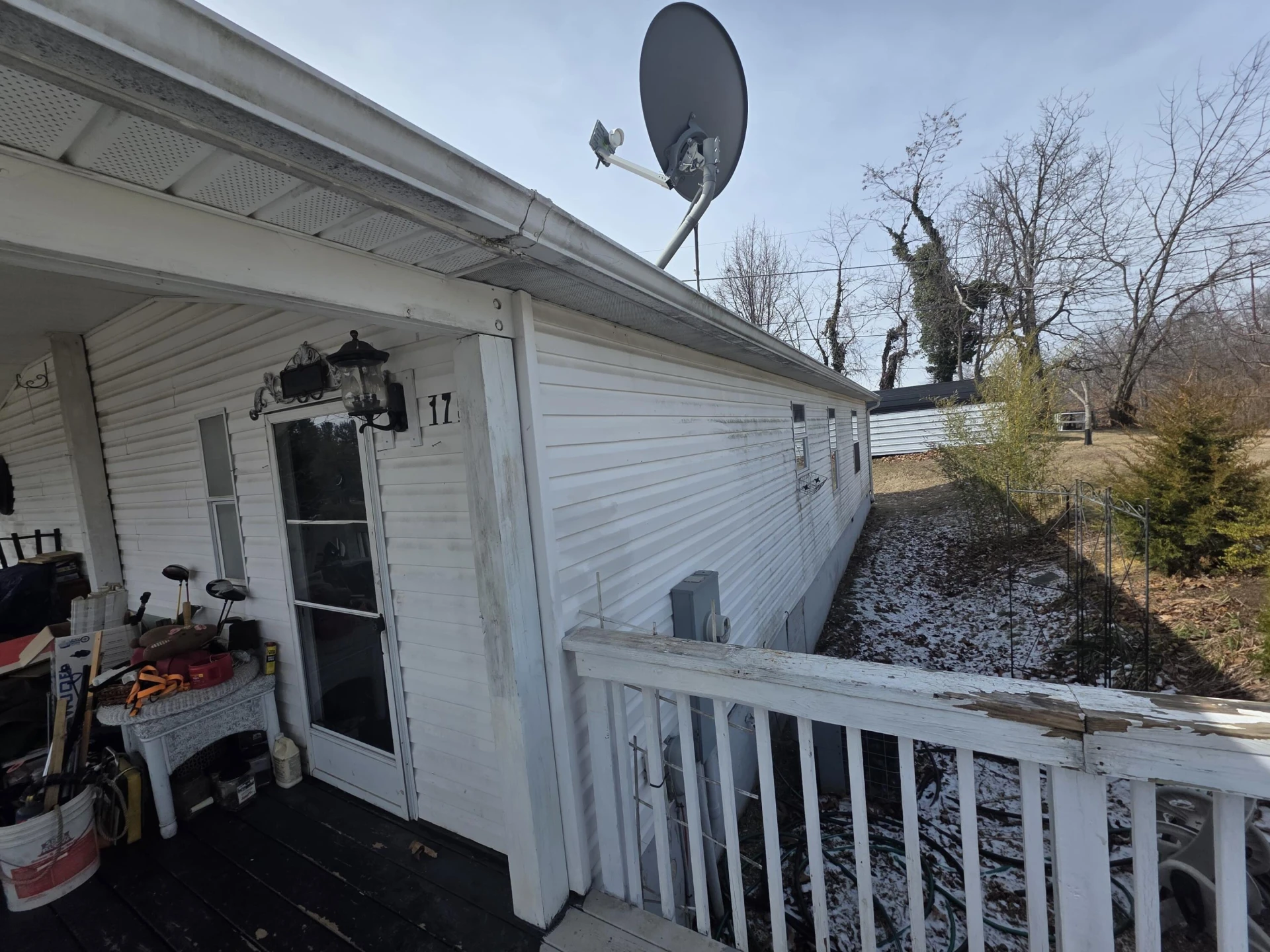 175 Jones ST SE - Photo 3