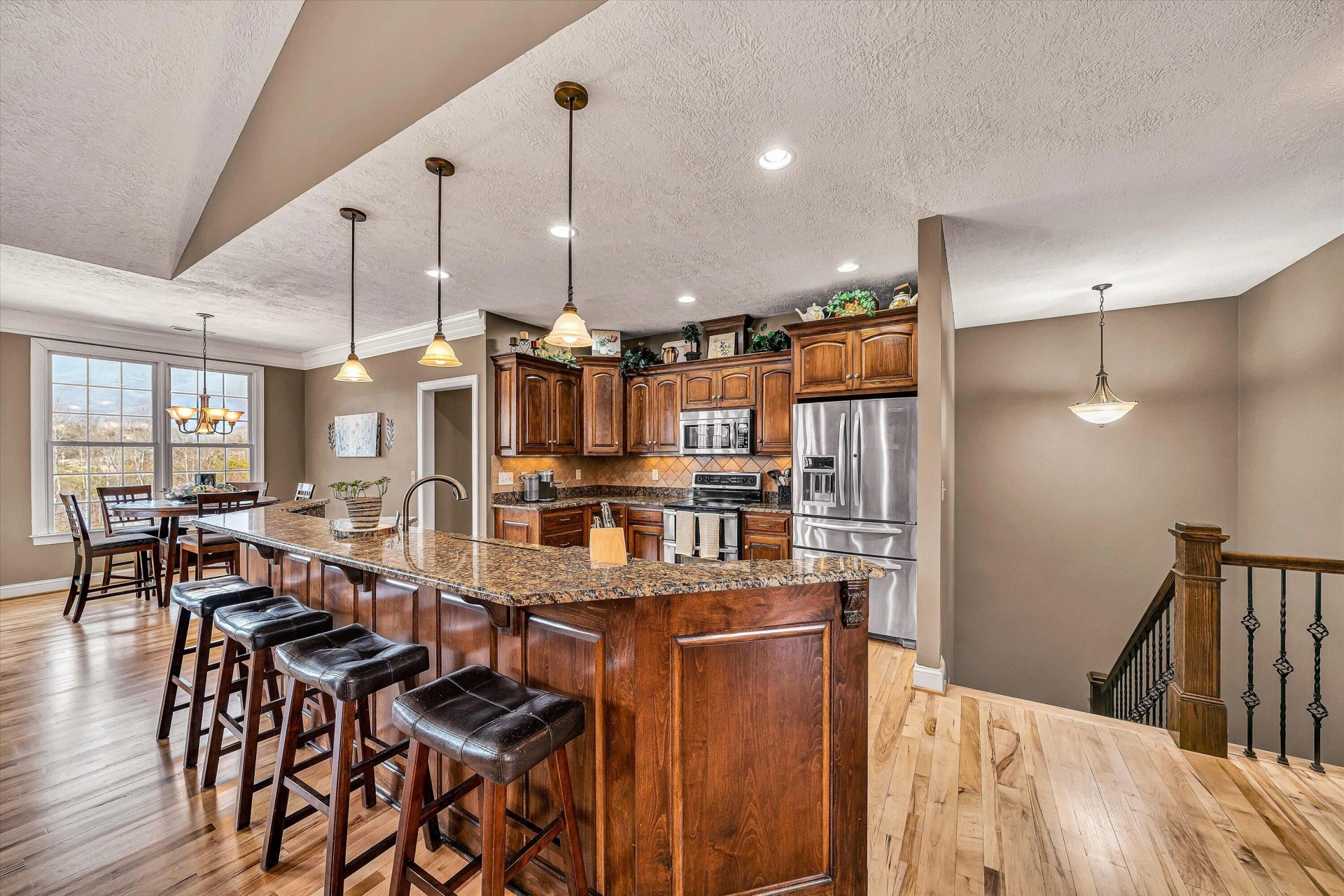 323 DEERBERRY LN - Photo 21