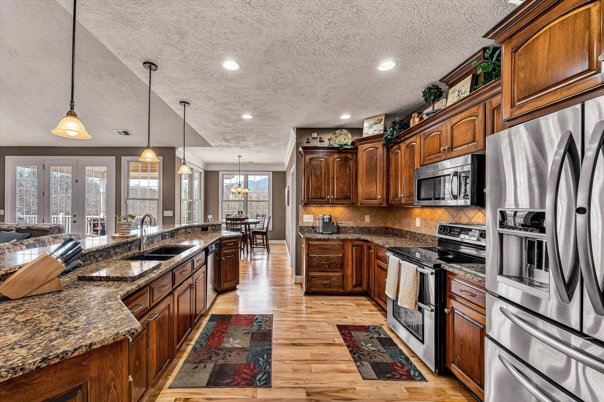 323 DEERBERRY LN - Photo 22