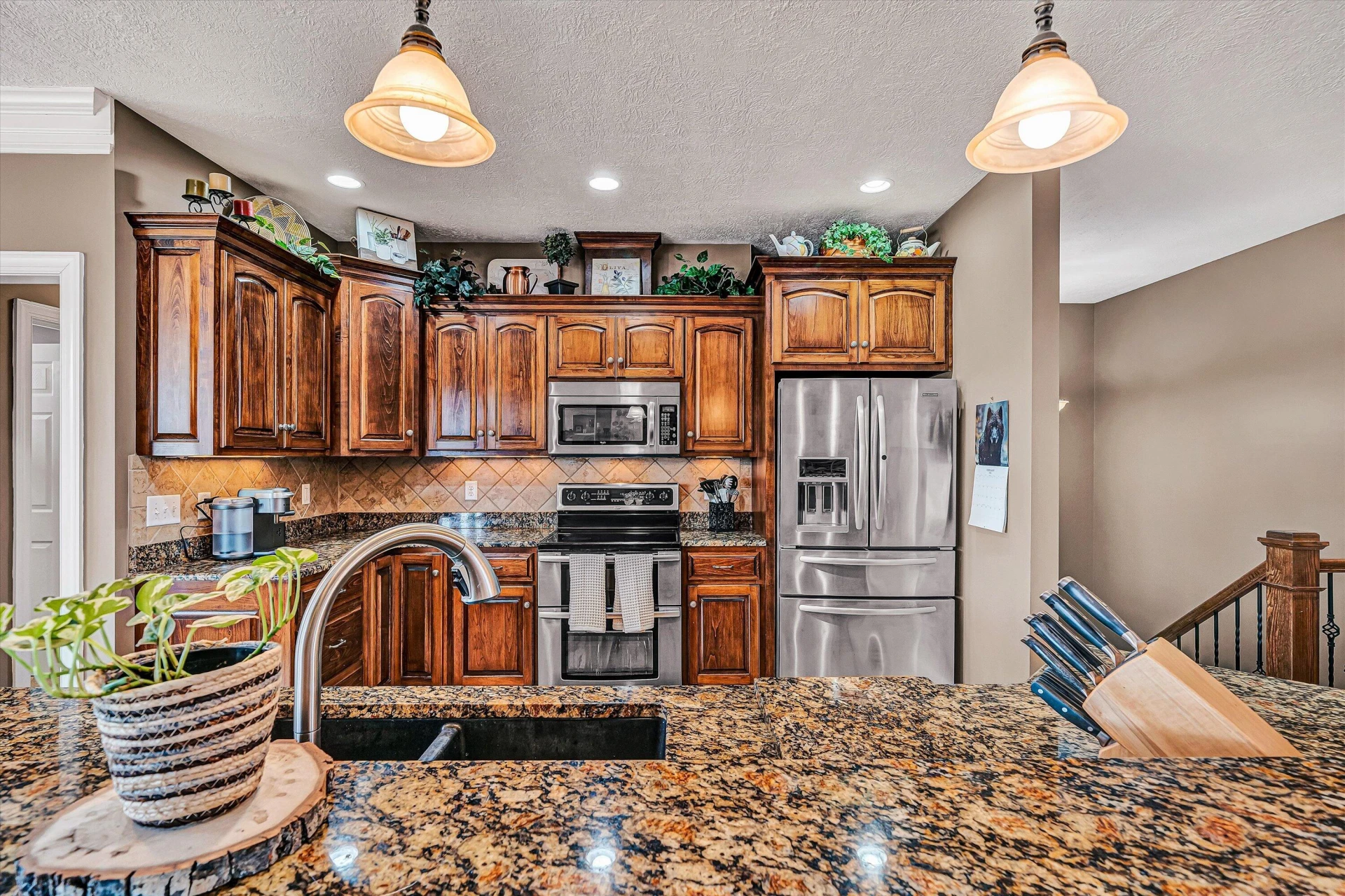 323 DEERBERRY LN - Photo 24