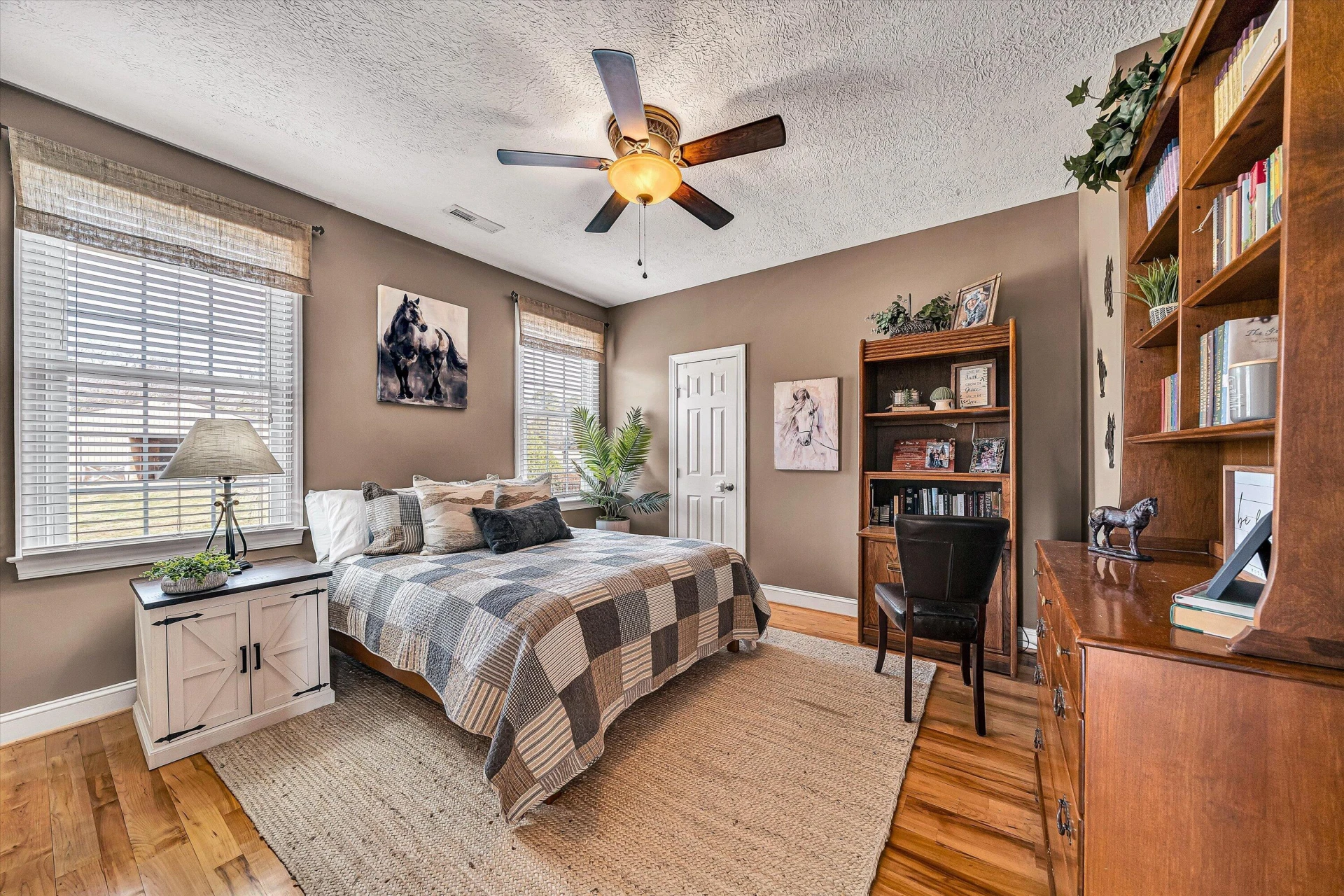 323 DEERBERRY LN - Photo 33