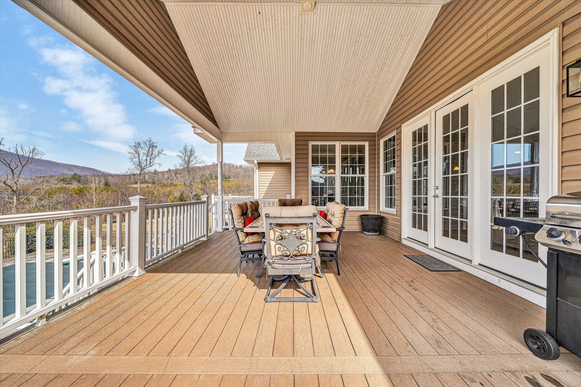 323 DEERBERRY LN - Photo 34