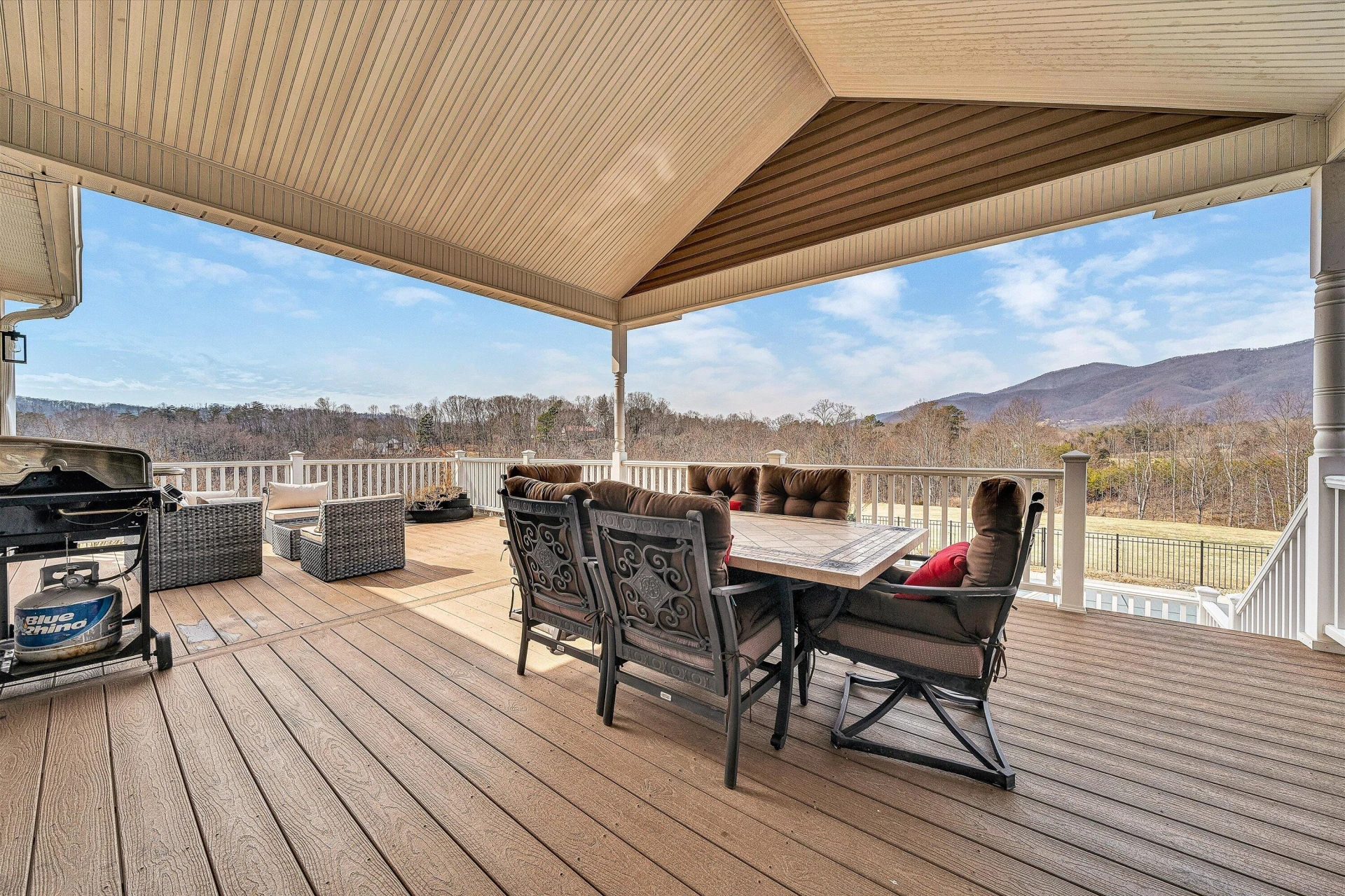 323 DEERBERRY LN - Photo 35