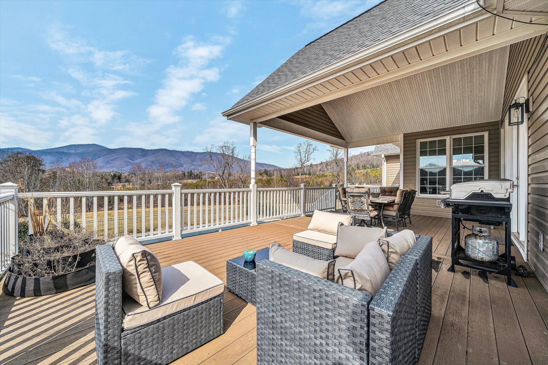323 DEERBERRY LN - Photo 36