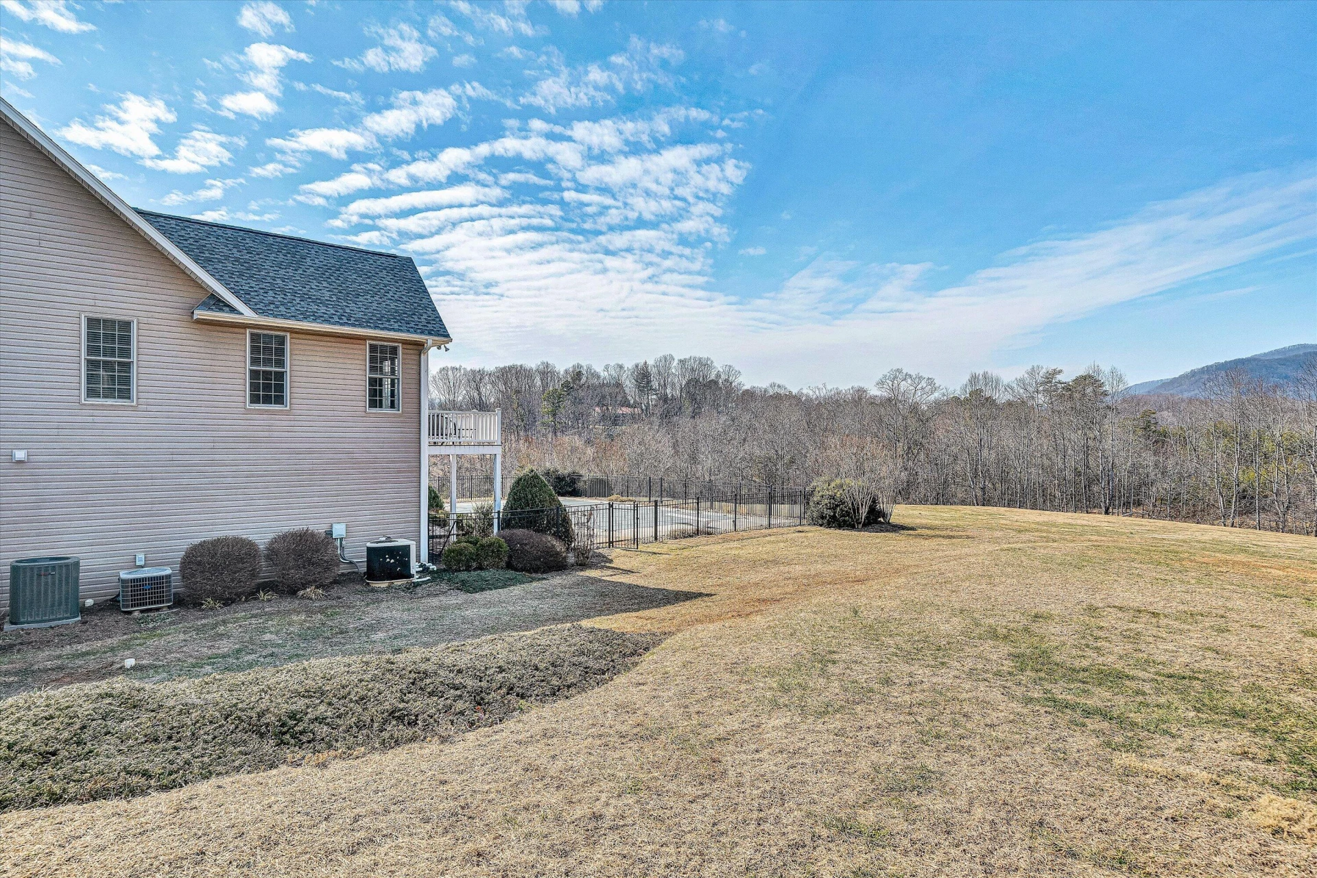323 DEERBERRY LN - Photo 87