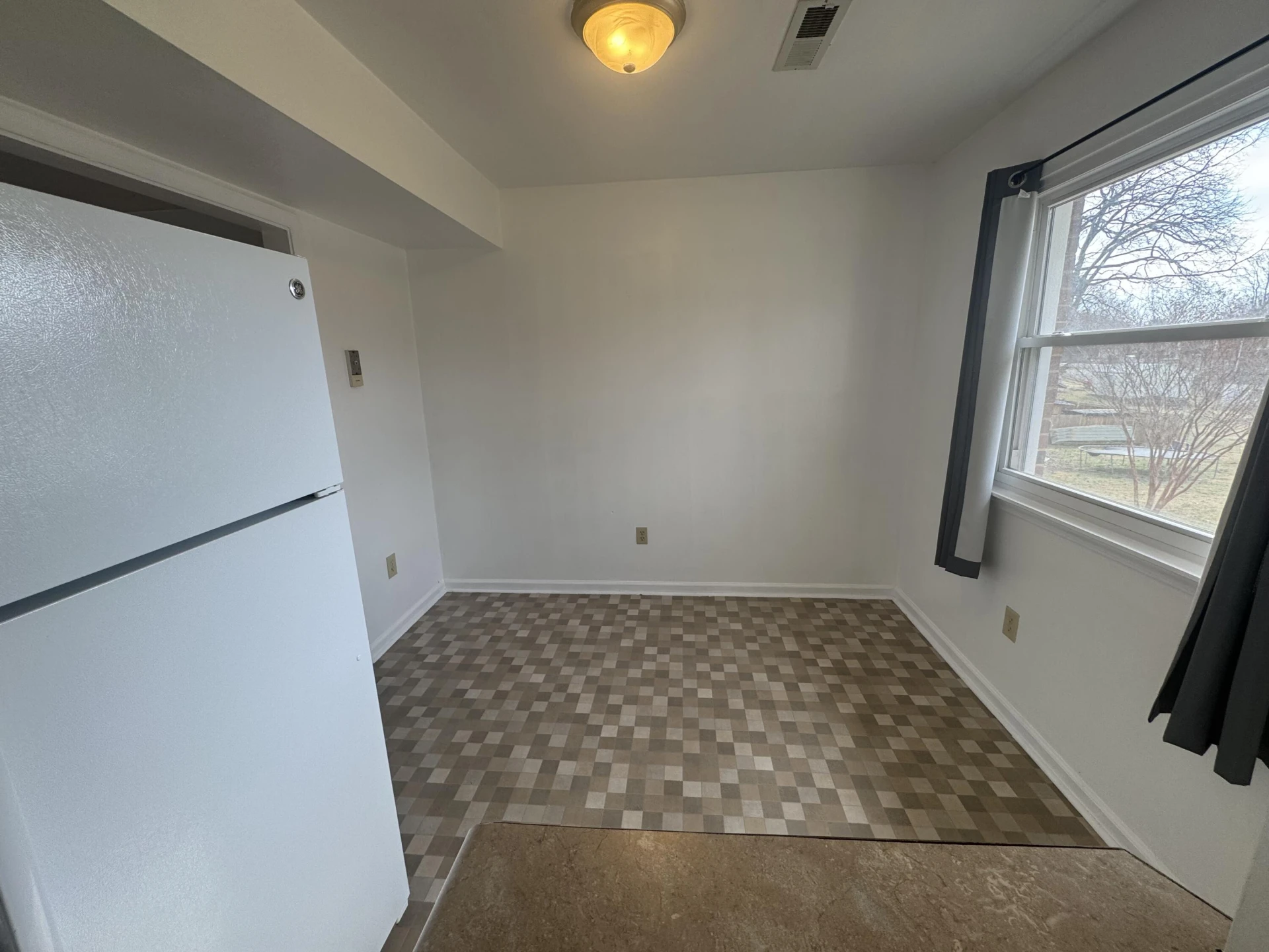 137 Princeton CIR NE - Photo 15