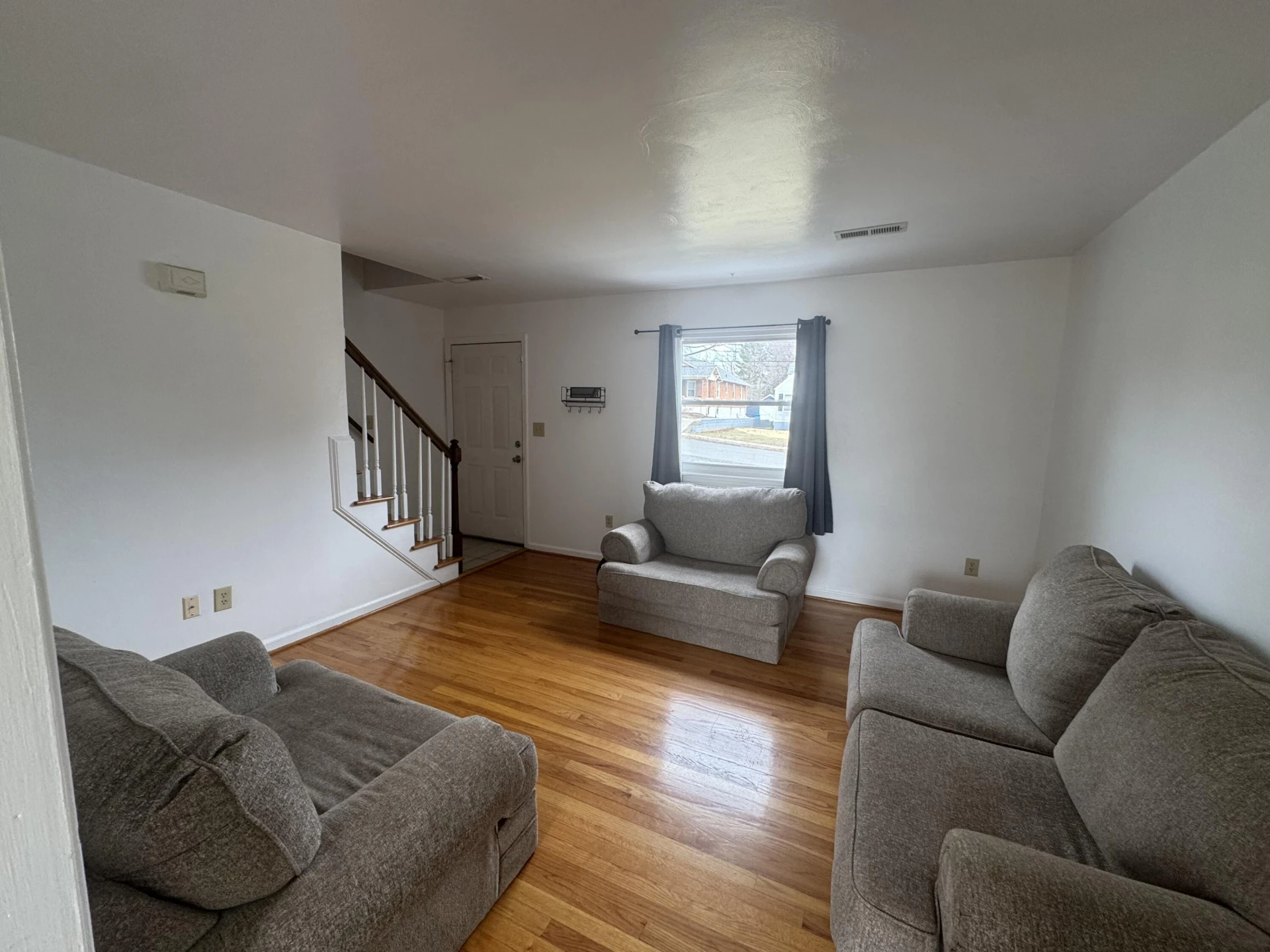 137 Princeton CIR NE - Photo 17