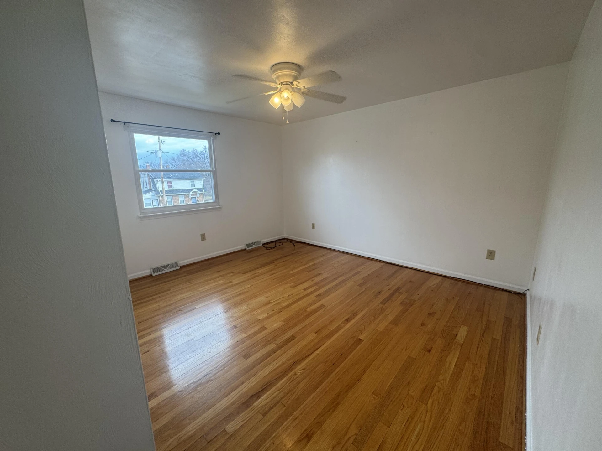 137 Princeton CIR NE - Photo 20