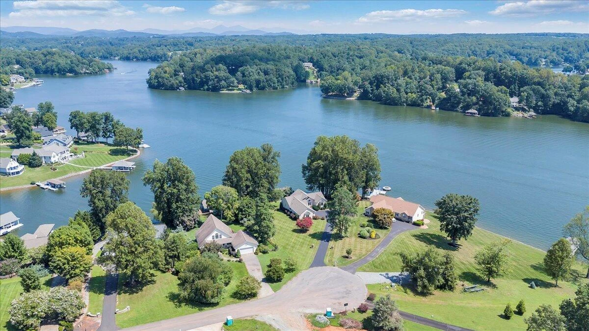 451 Sourwood DR - Photo 108