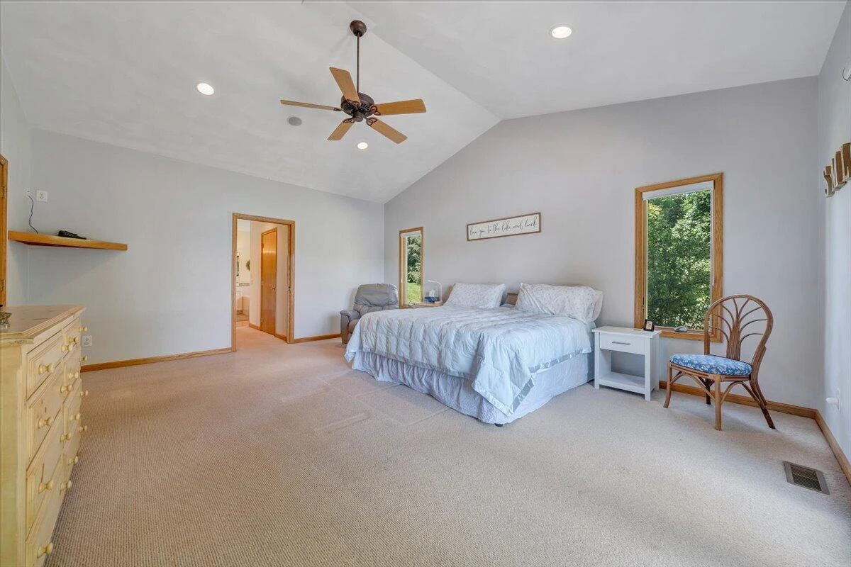 451 Sourwood DR - Photo 37