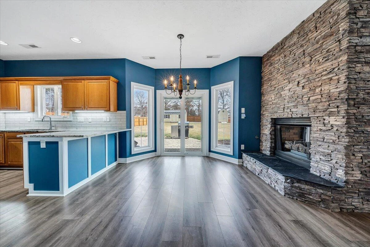 712 Doyle ST - Photo 22