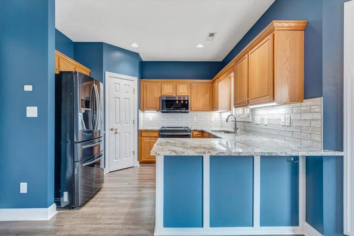 712 Doyle ST - Photo 27