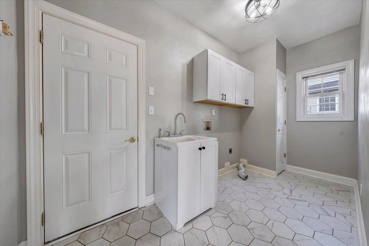 712 Doyle ST - Photo 31