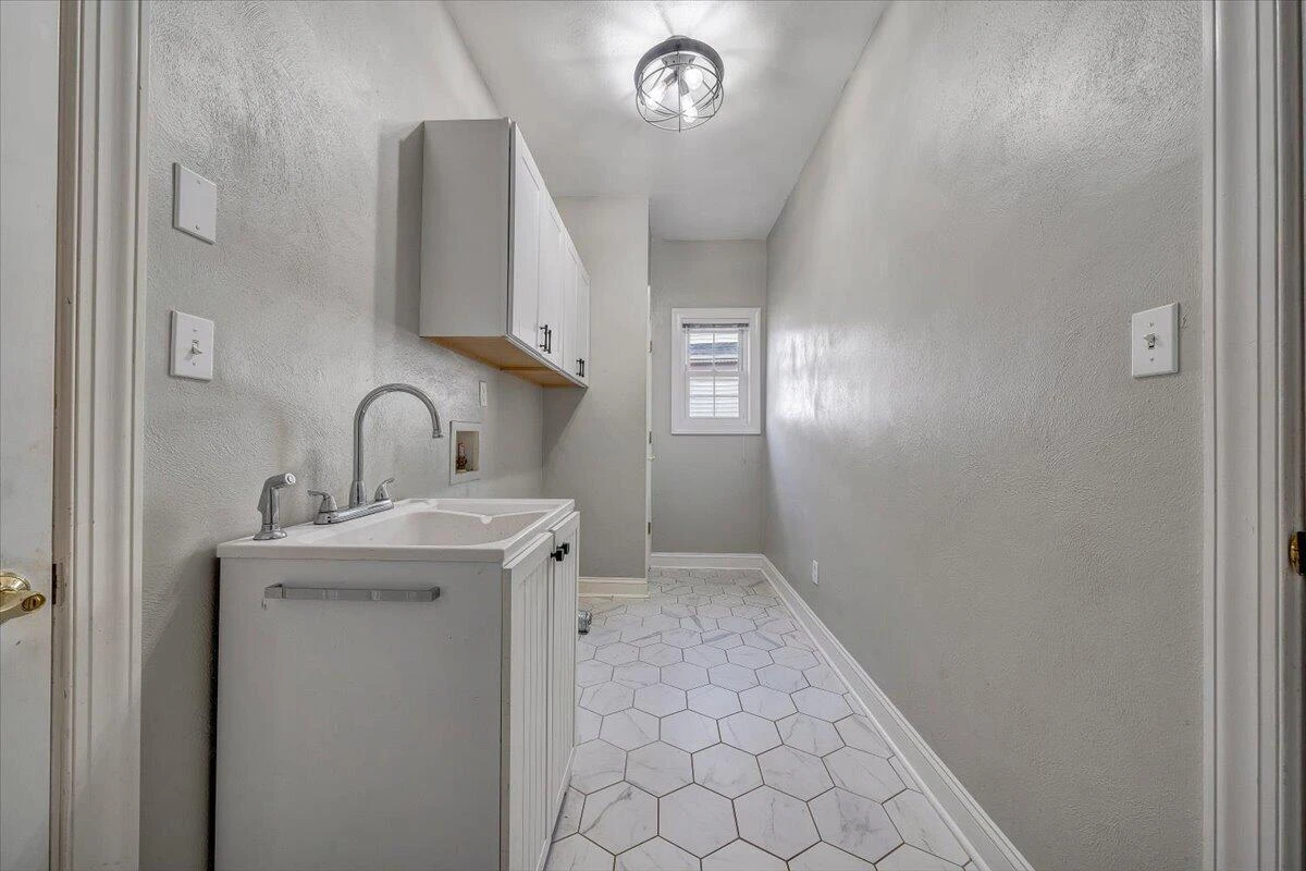 712 Doyle ST - Photo 32