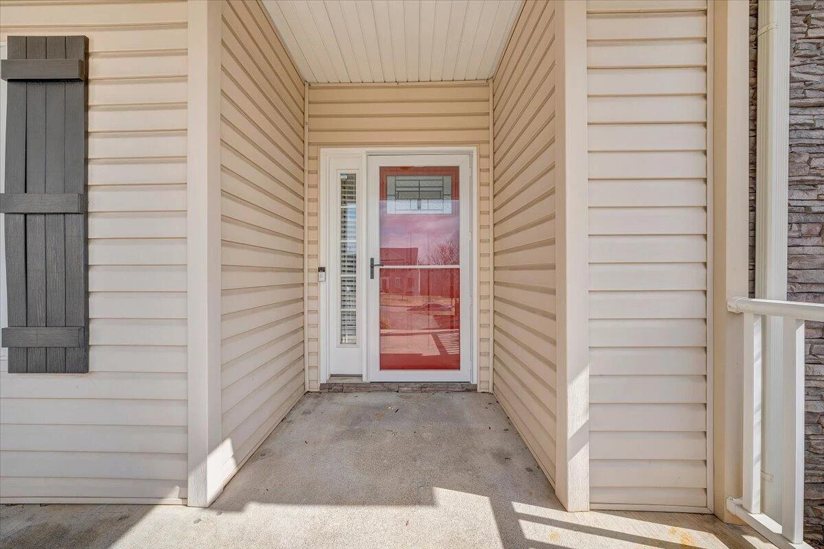712 Doyle ST - Photo 7