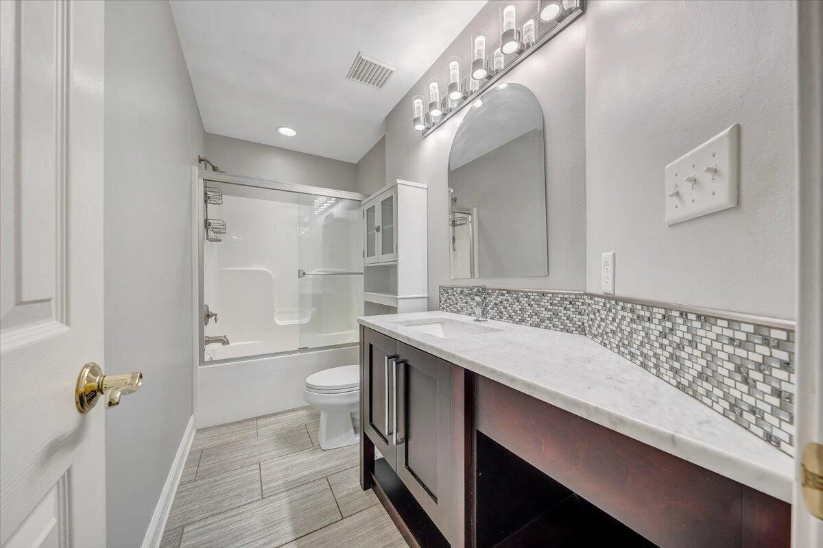 712 Doyle ST - Photo 46