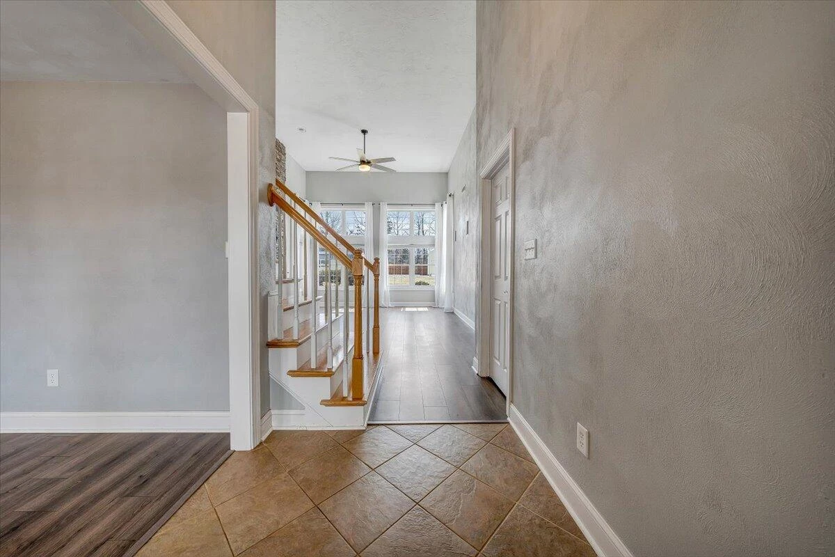 712 Doyle ST - Photo 8