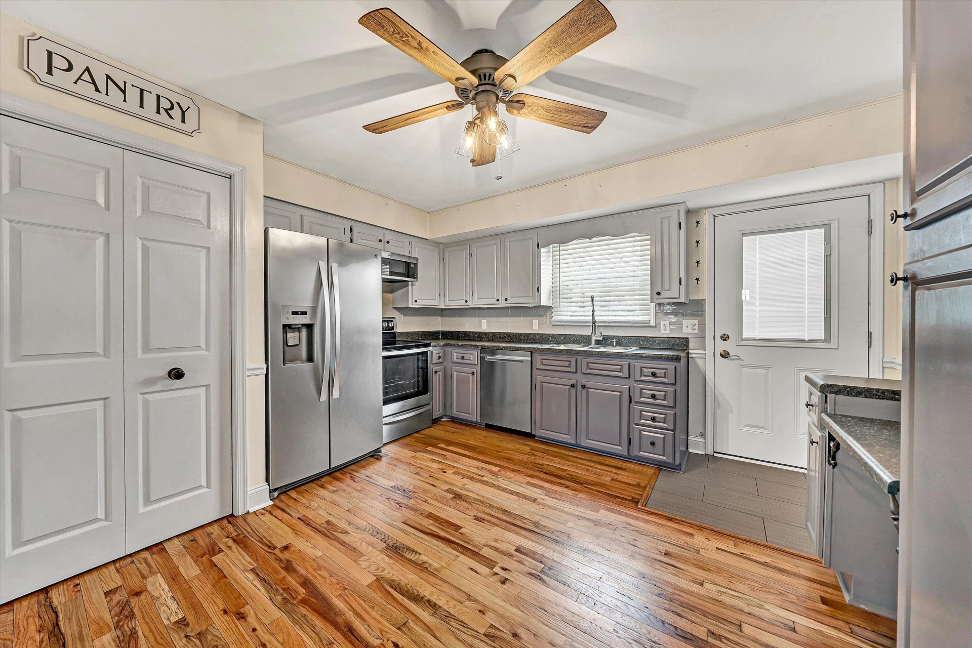 5050 Stewartsville RD - Photo 11