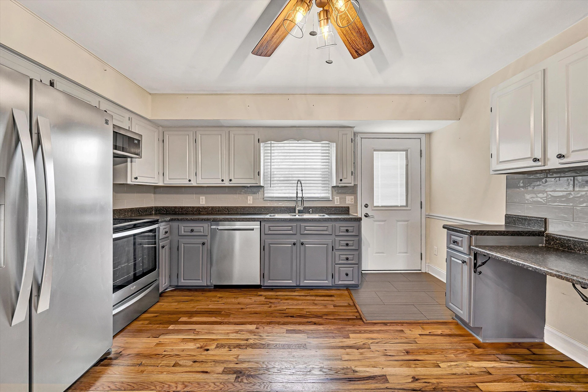 5050 Stewartsville RD - Photo 14